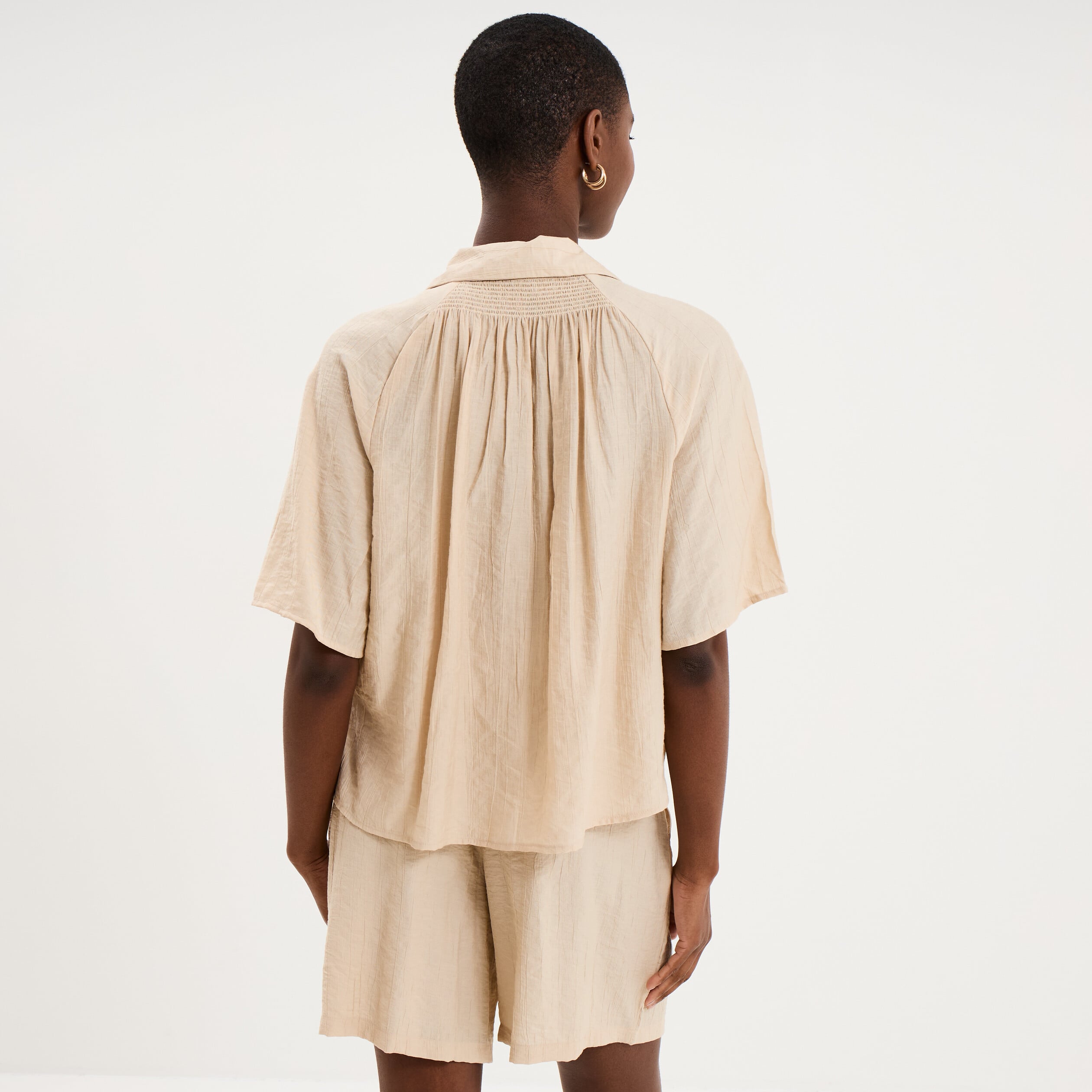 Chemise dos smock&eacute; manches courtes beige femme