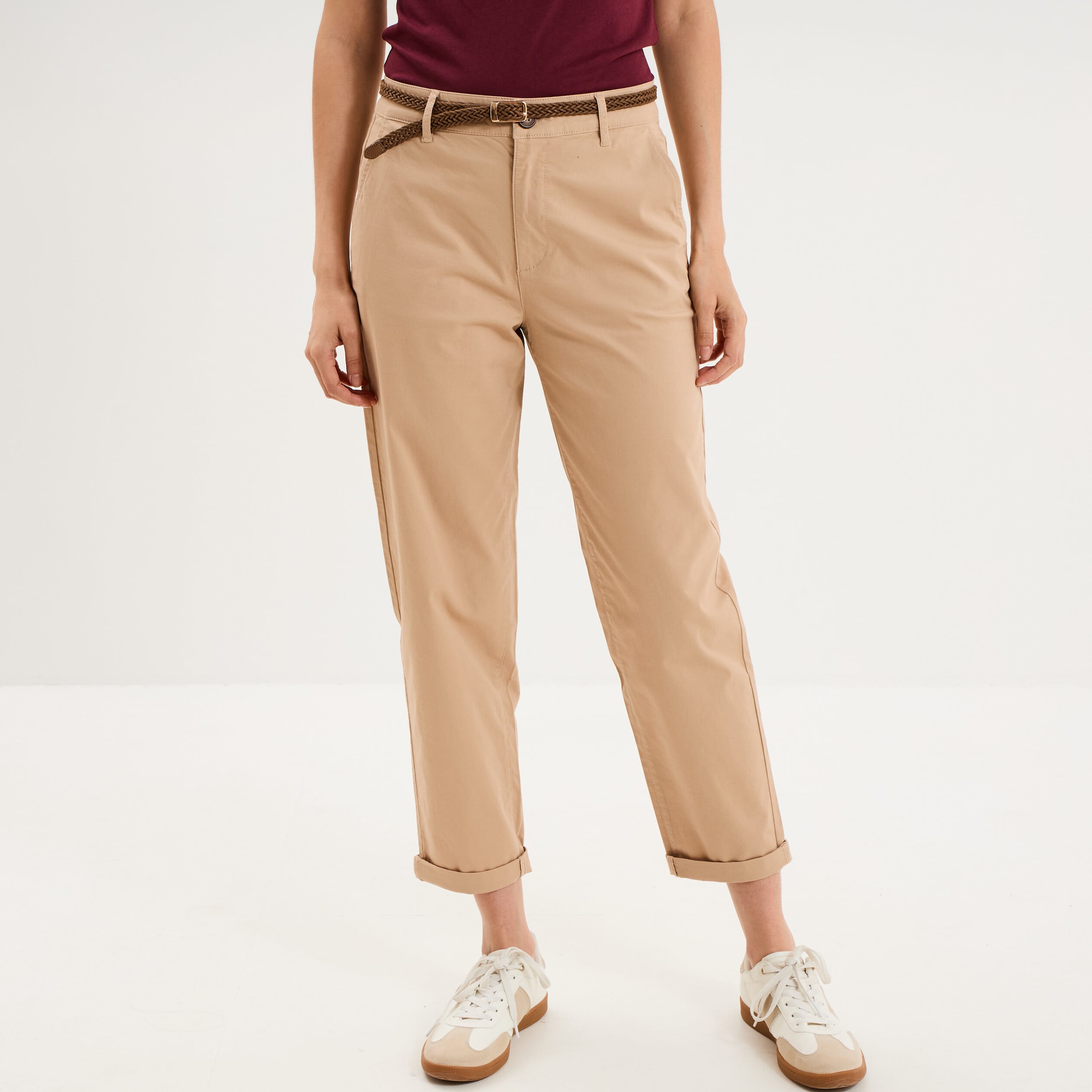 Pantalon chino regular ceinture tress&eacute;e sable femme