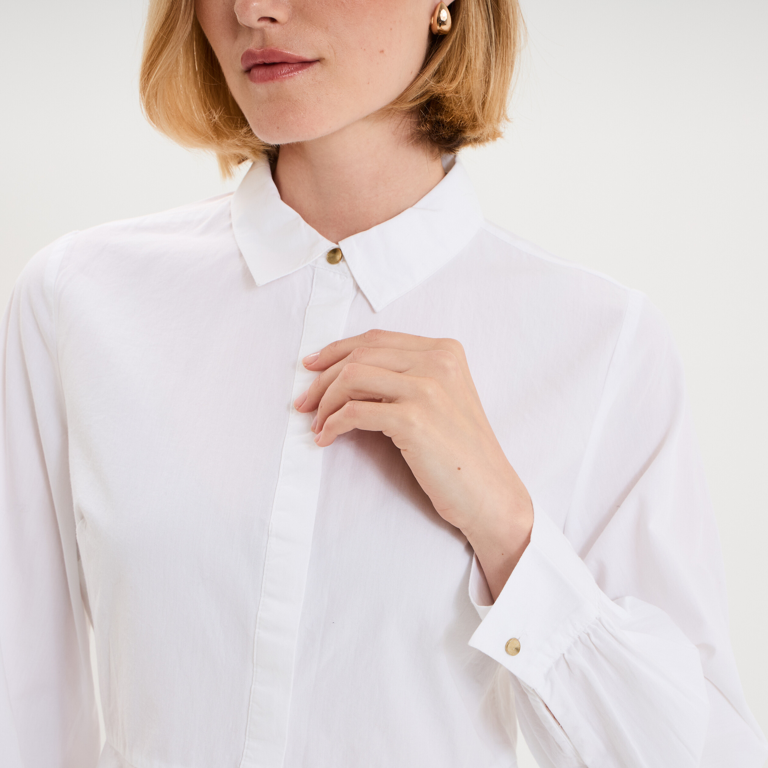 Blouse volants boutonn&eacute;e coton blanc femme