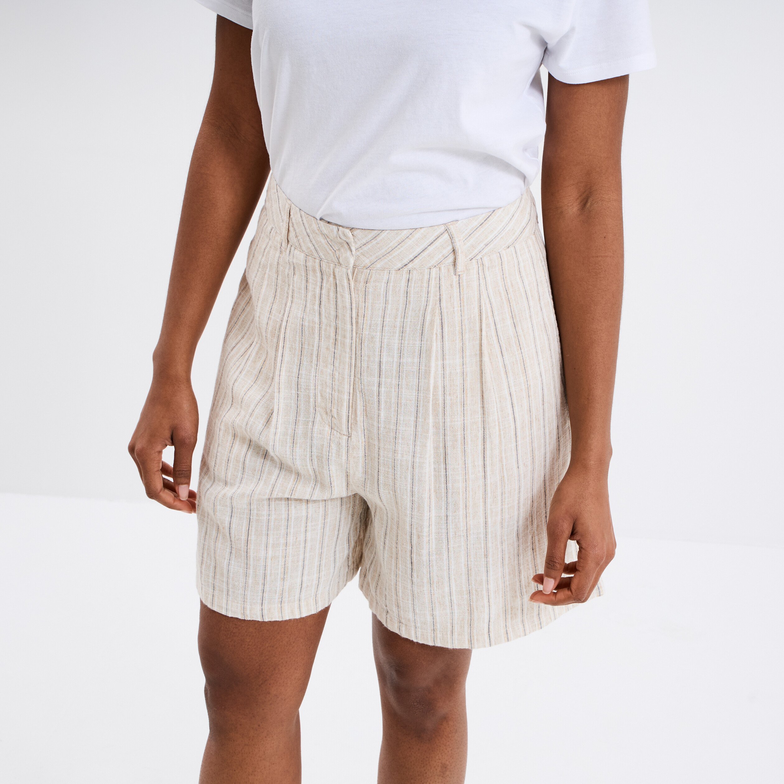 Short droit lin mélangé beige femme