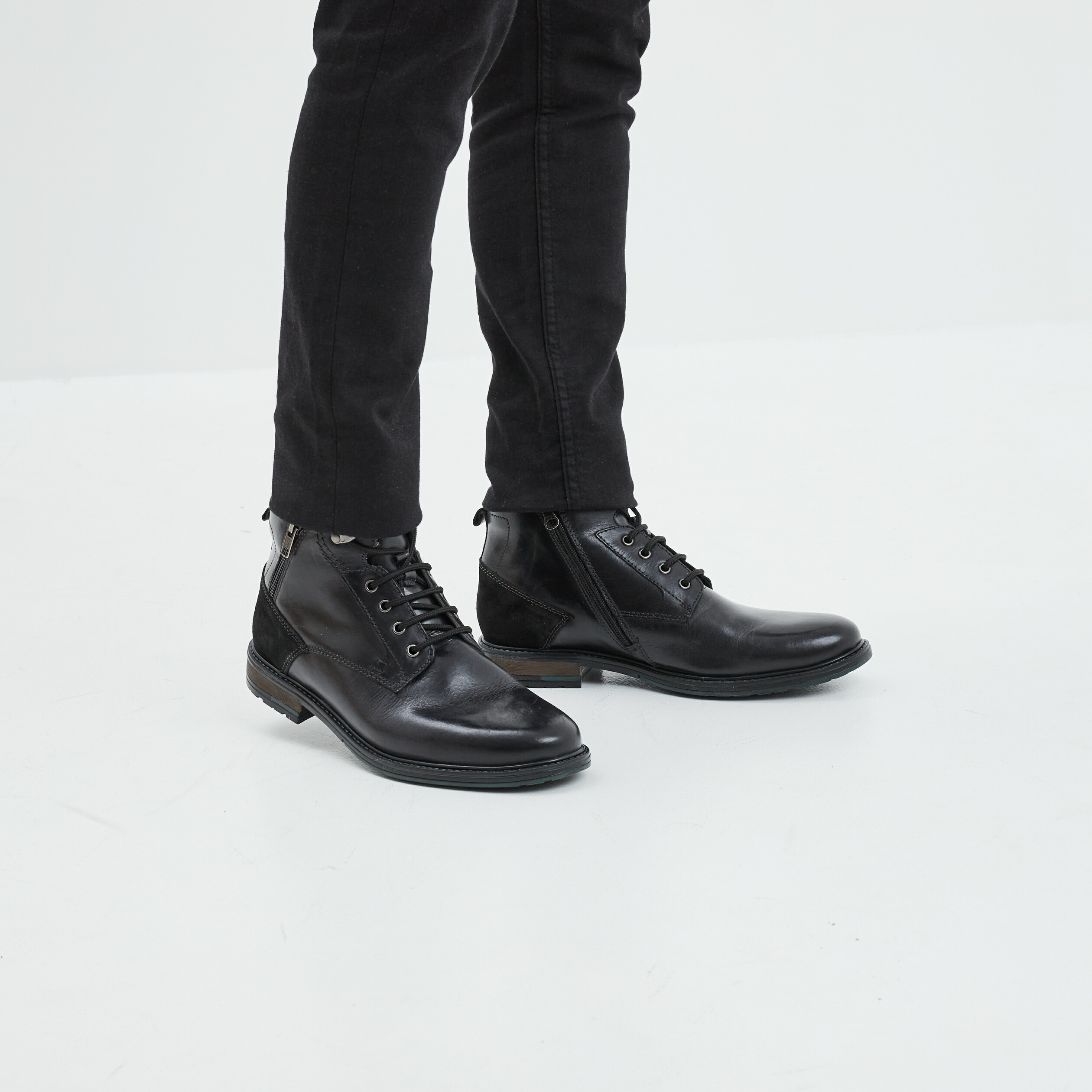 Bottines zipp&eacute;es en cuir noir homme