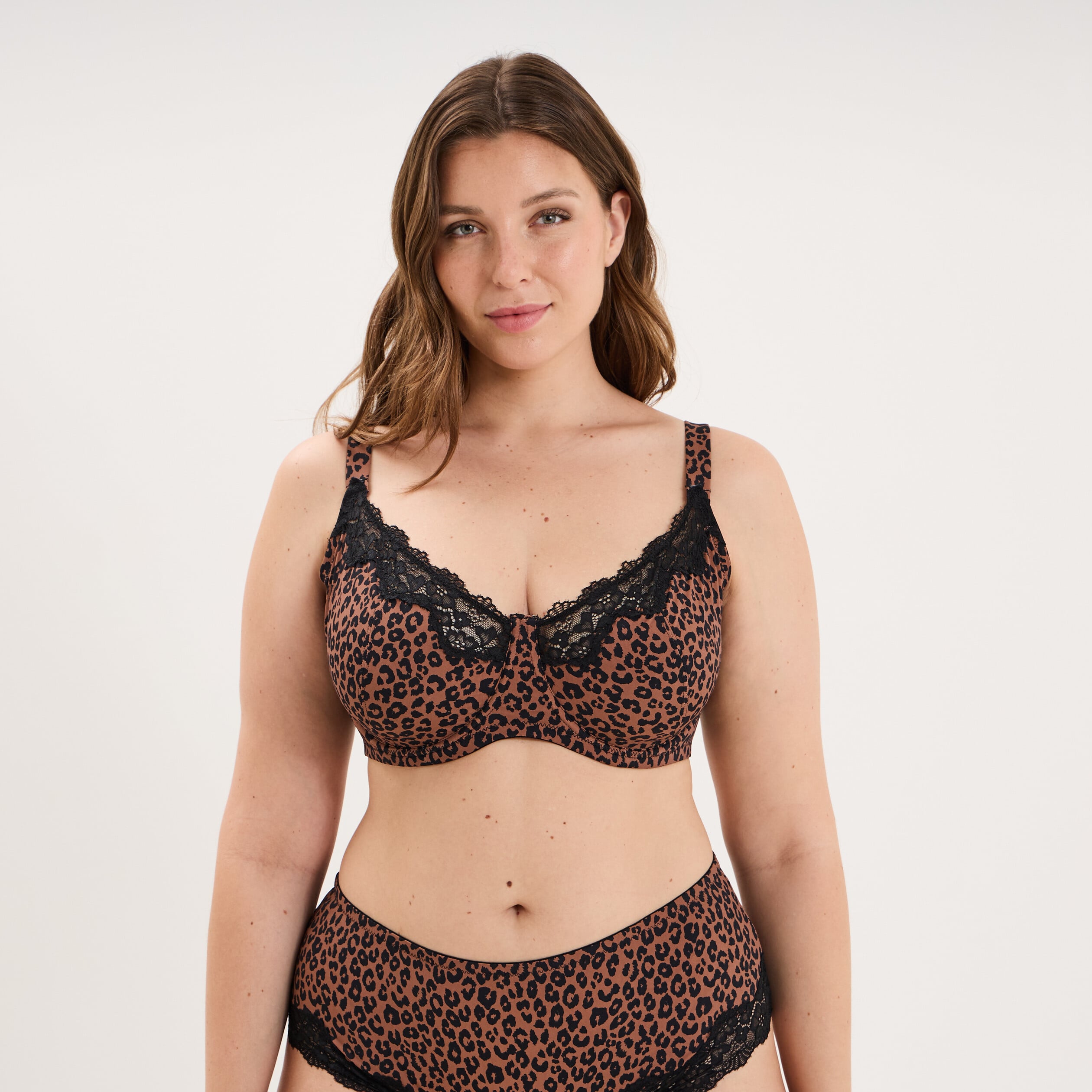 Soutien-gorge corbeille microfibre marron femme grande taille