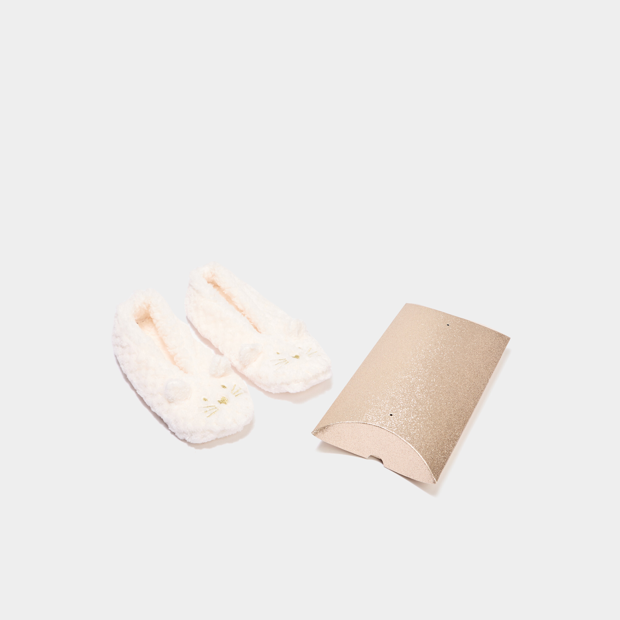 chaussons ballerines avec etui blanc femme Chaussons ballerines avec étui blanc femme