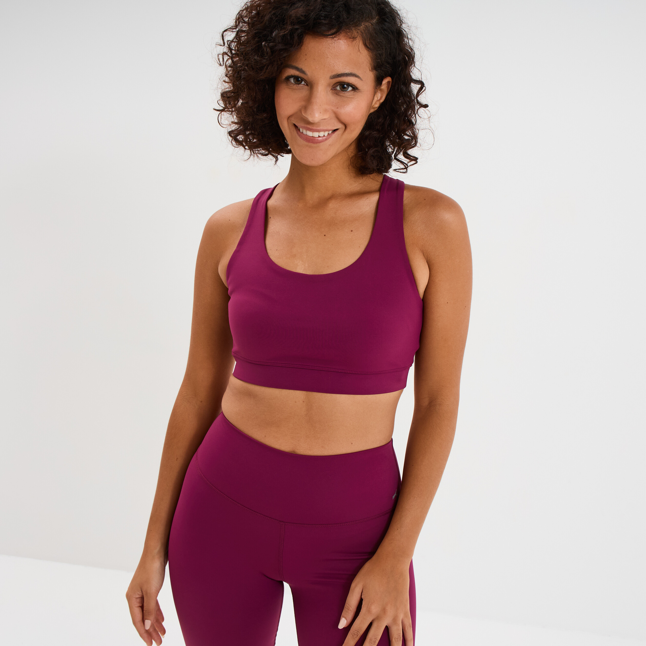 Brassi&egrave;re de sport dos nageur violet fonc&eacute; femme