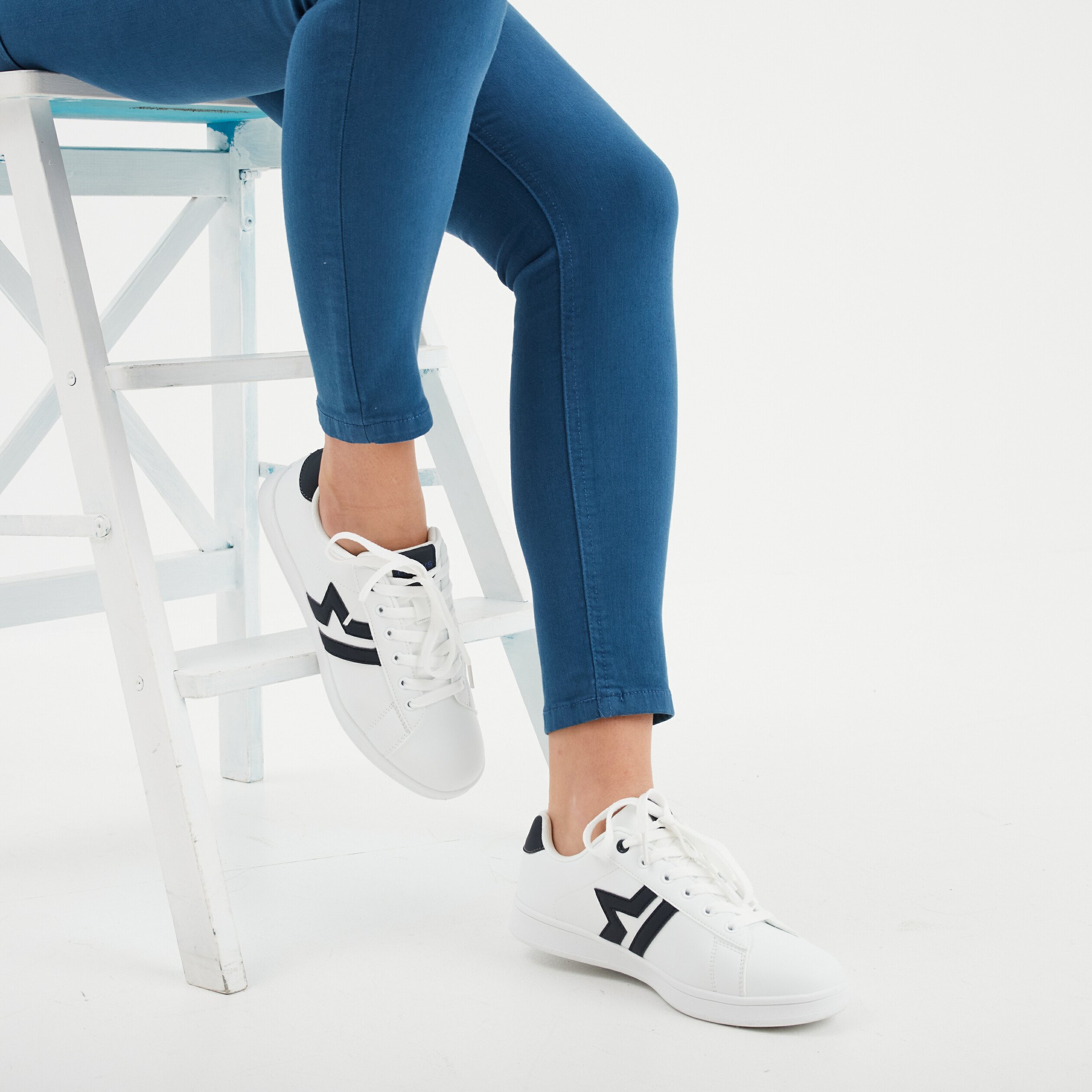 tennis basses a lacets creeks thisto blanc garcon Tennis basses à lacets Creeks Thisto blanc garçon