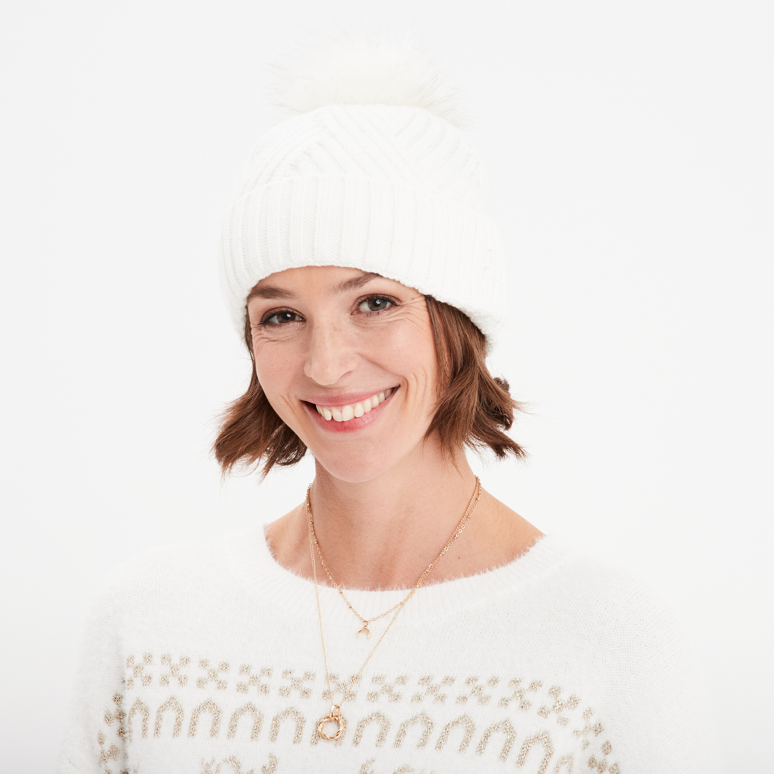 Bonnet &agrave; pompon ivoire femme