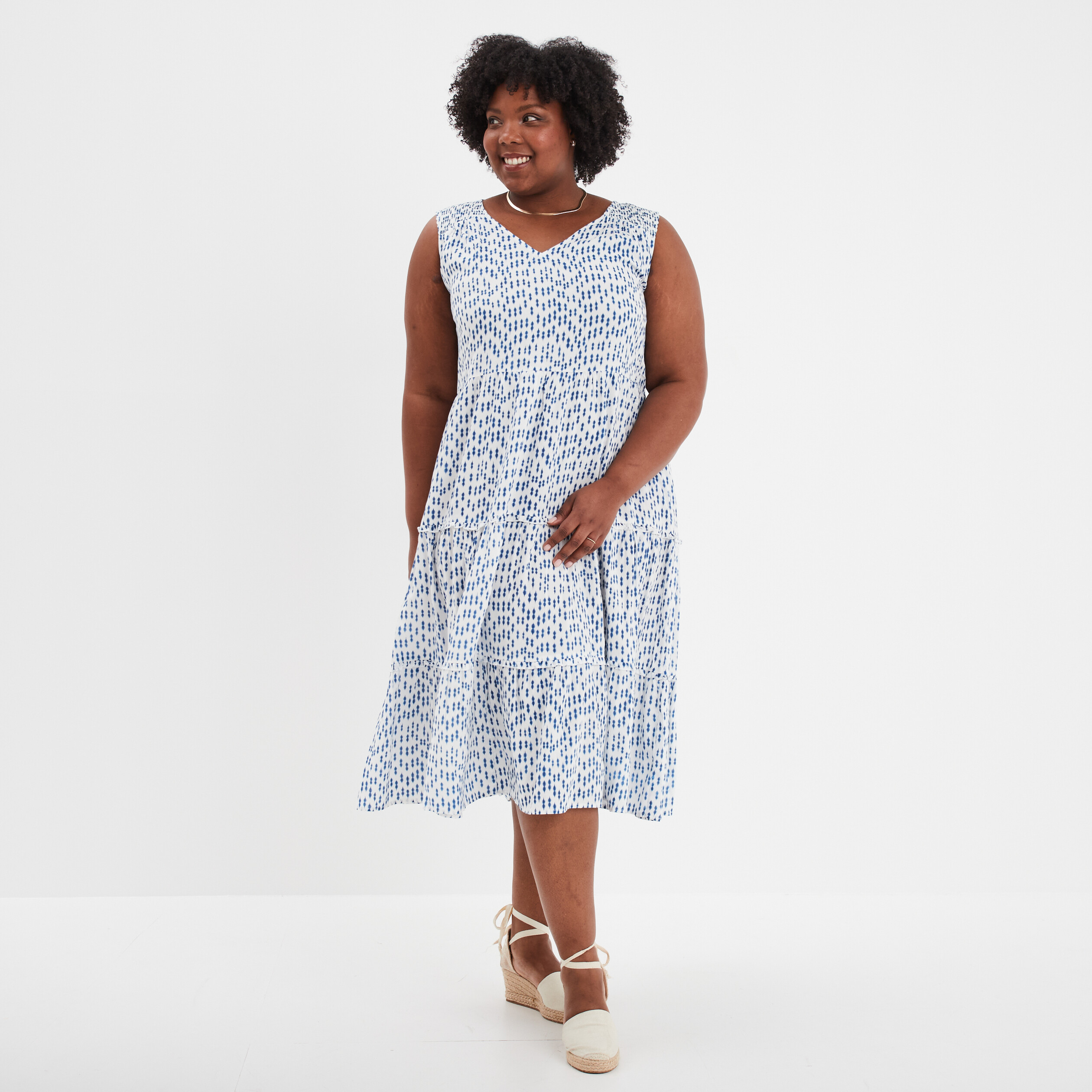 robe a etages fluide sans manches ecru femmegt Robe à étages fluide sans manches ecru femme grande taille