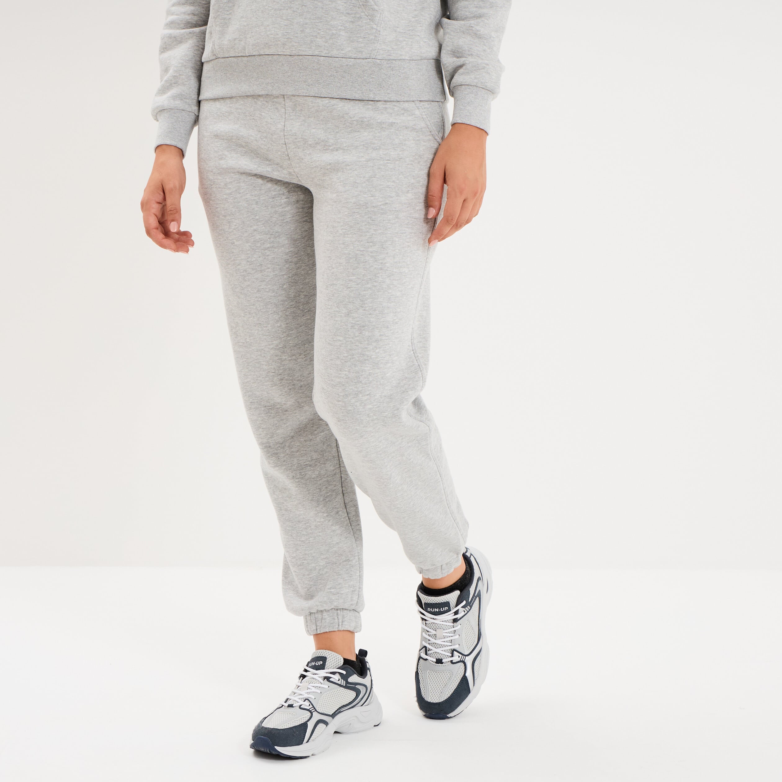 Pantalon de jogging molletonn&eacute; gris clair femme