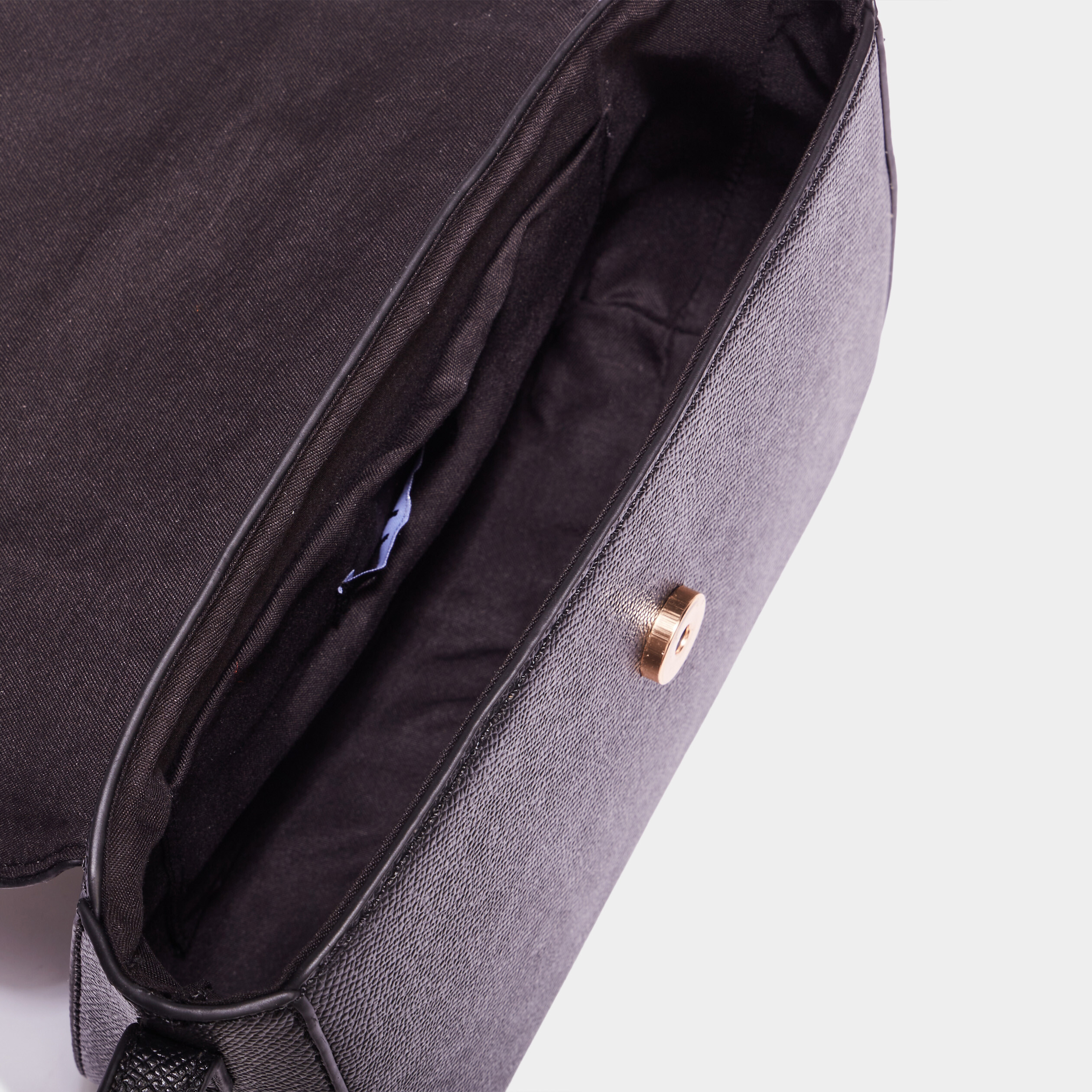 sac en bandouliere a detail boucle noir femme Sac en bandoulière à détail boucle noir femme