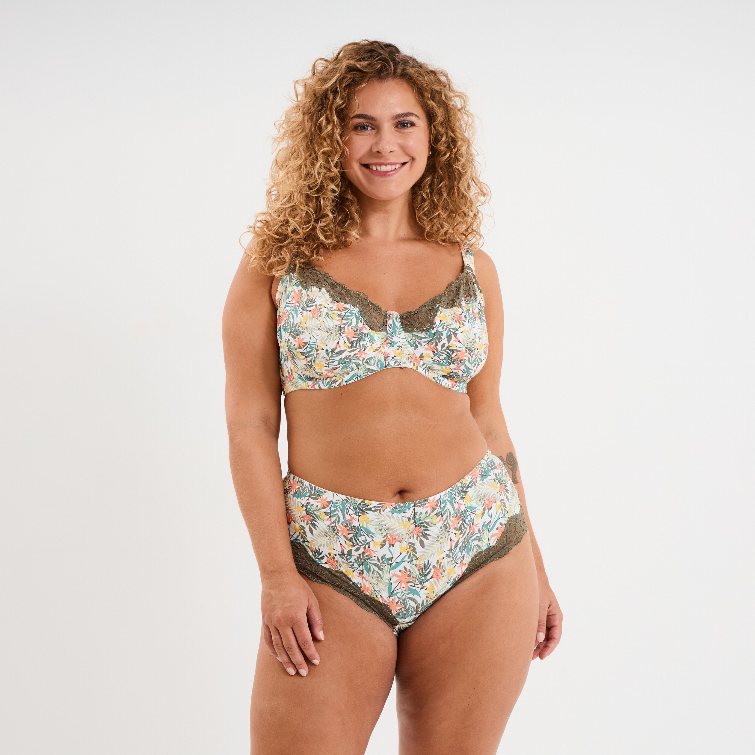 soutien gorge emboitant microfibre blanc femmegt Soutien-gorge emboitant microfibre blanc femme grande taille