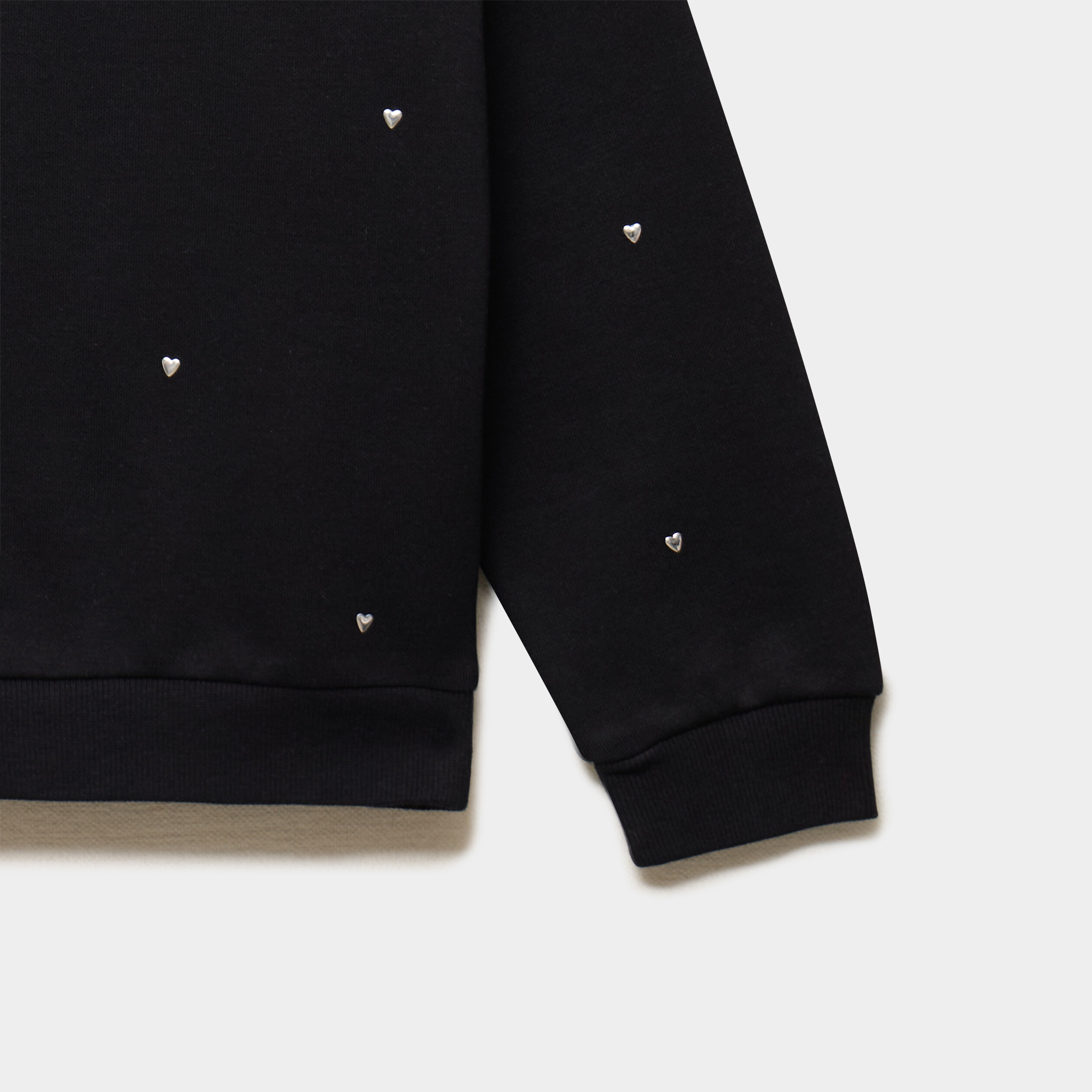 Sweat oversize avec clous coeur noir fille