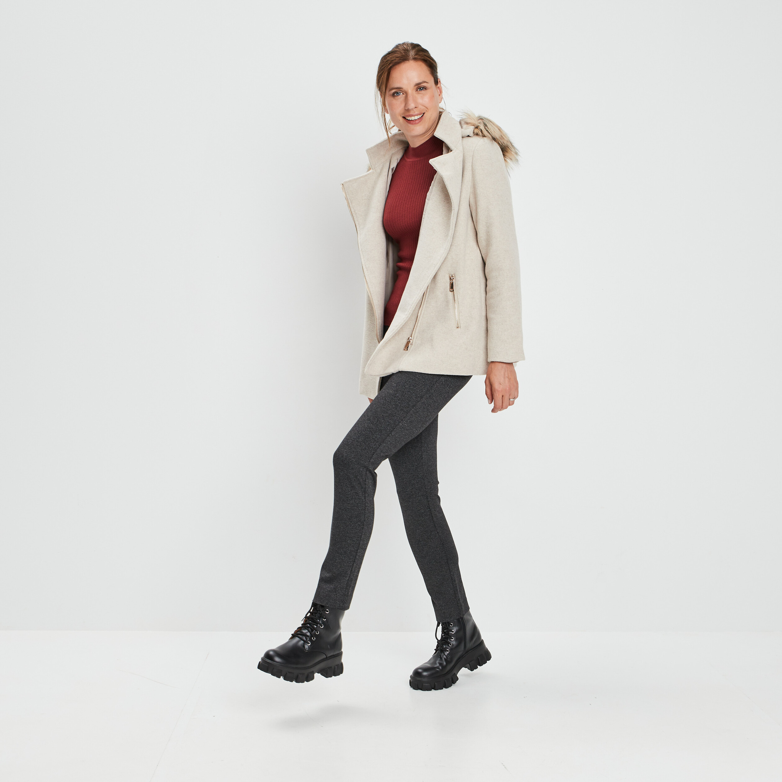 pantalon slim ajuste 78eme gris fonce femme Pantalon slim ajusté 7/8ème gris fonce femme