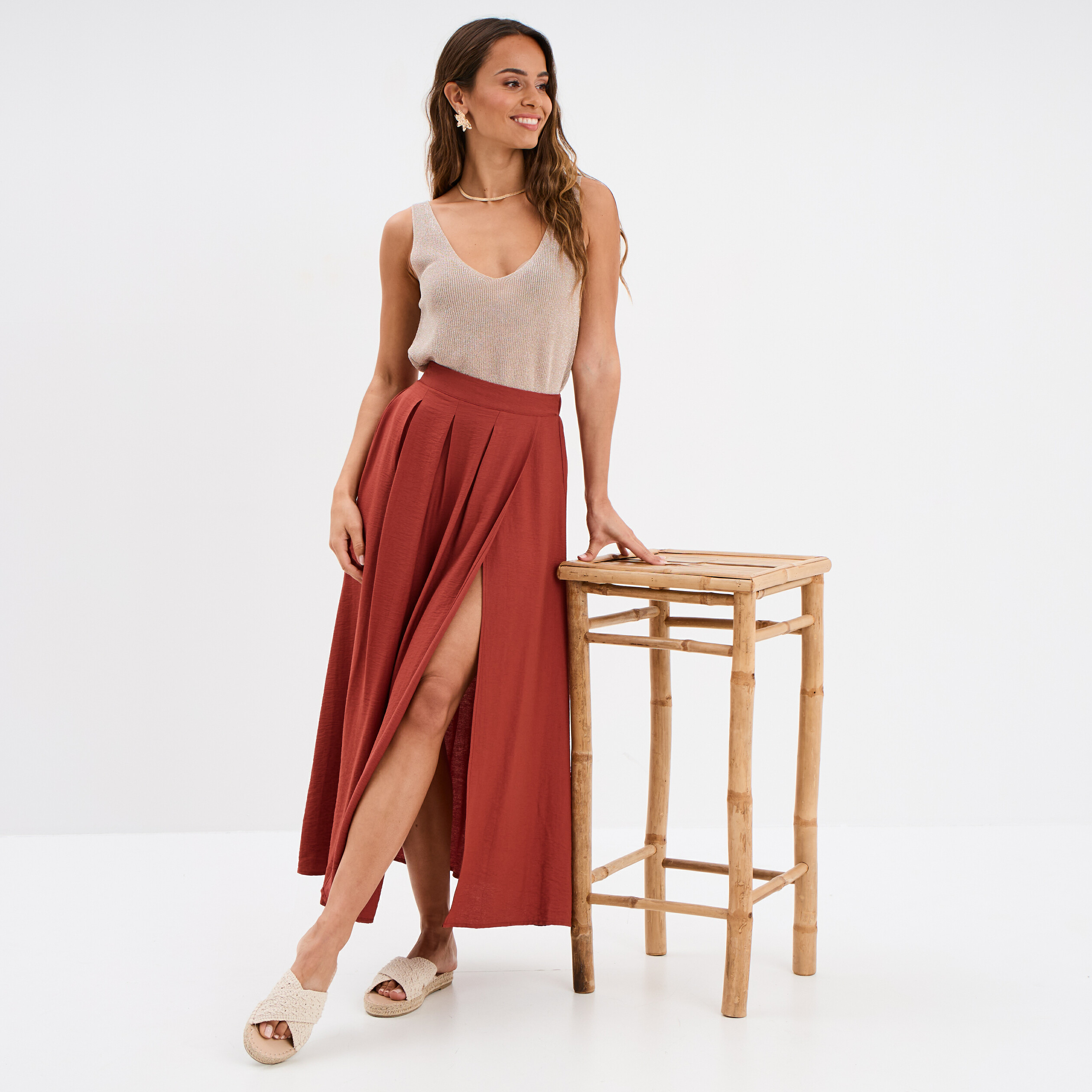 jupe longue fendue evasee plis creux marron cognac femme Jupe longue fendue évasée plis creux marron cognac femme