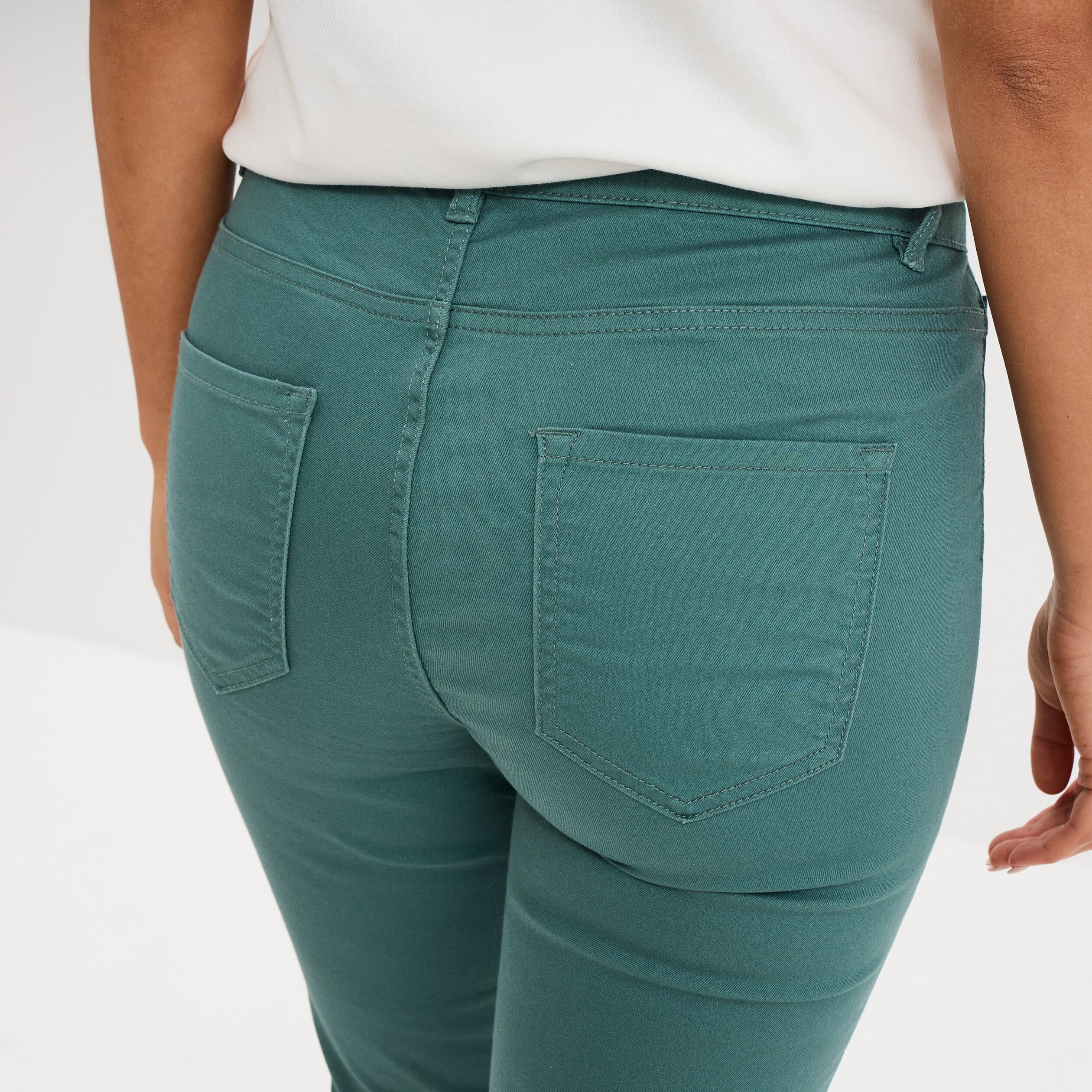 Pantalon capri slim twill 5 poches vert fonc&eacute; femme