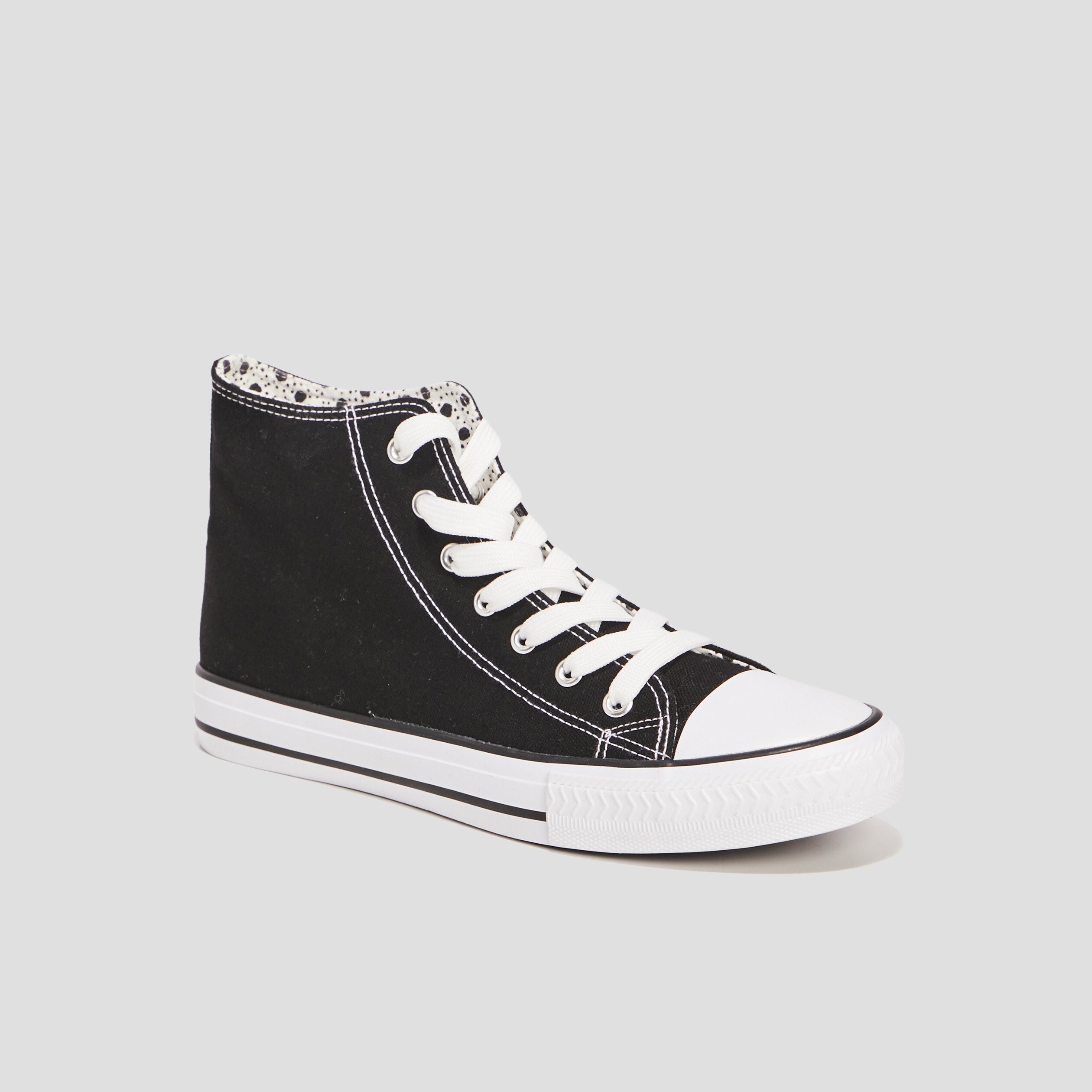 La on sale halle converse