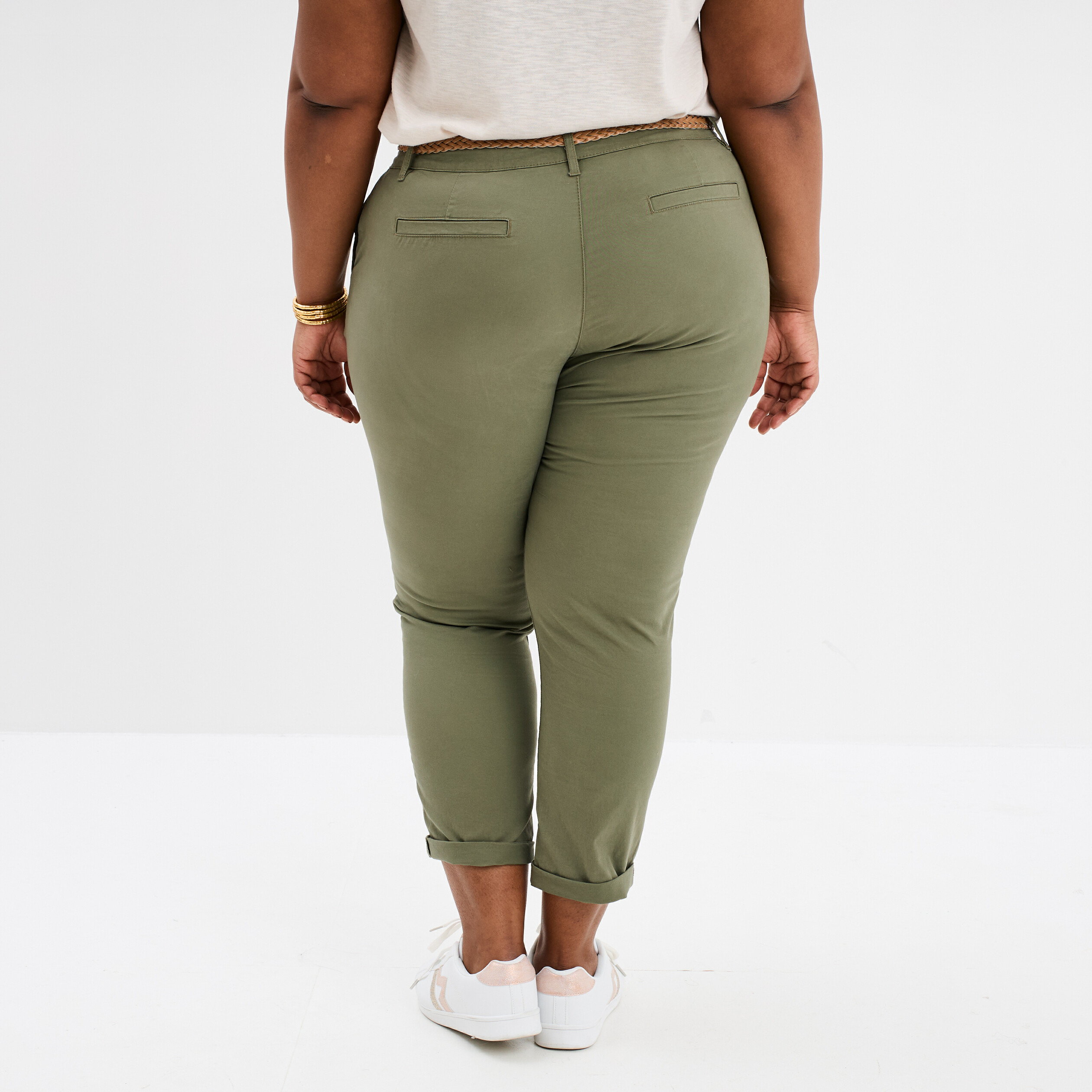 pantalon chino cigarette ceinture coton vert kaki femmegt Pantalon chino cigarette ceinturé coton vert kaki femme grande taille