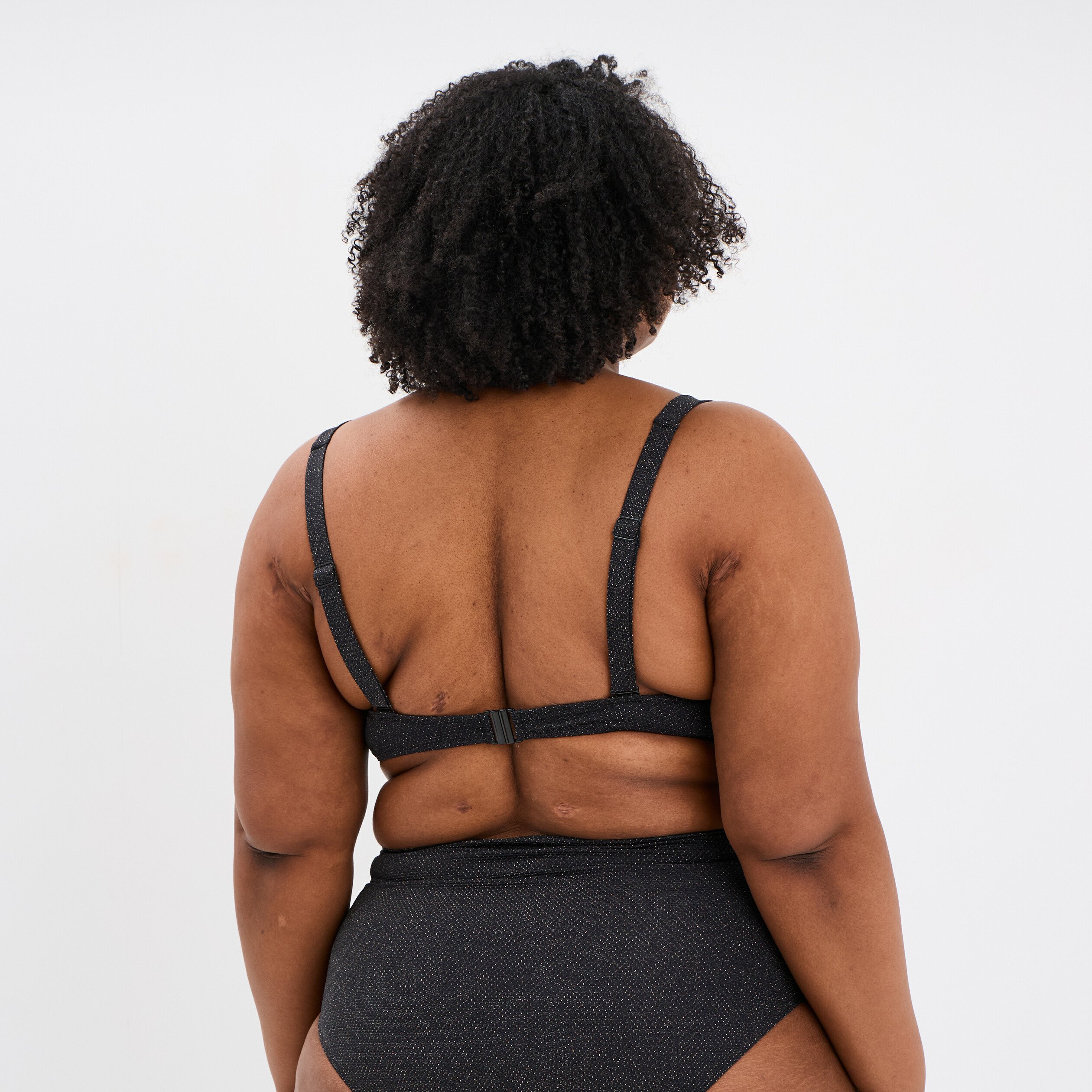 haut de maillot de bain avec cordons noir femmegt Haut de maillot de bain avec cordons noir femme grande taille