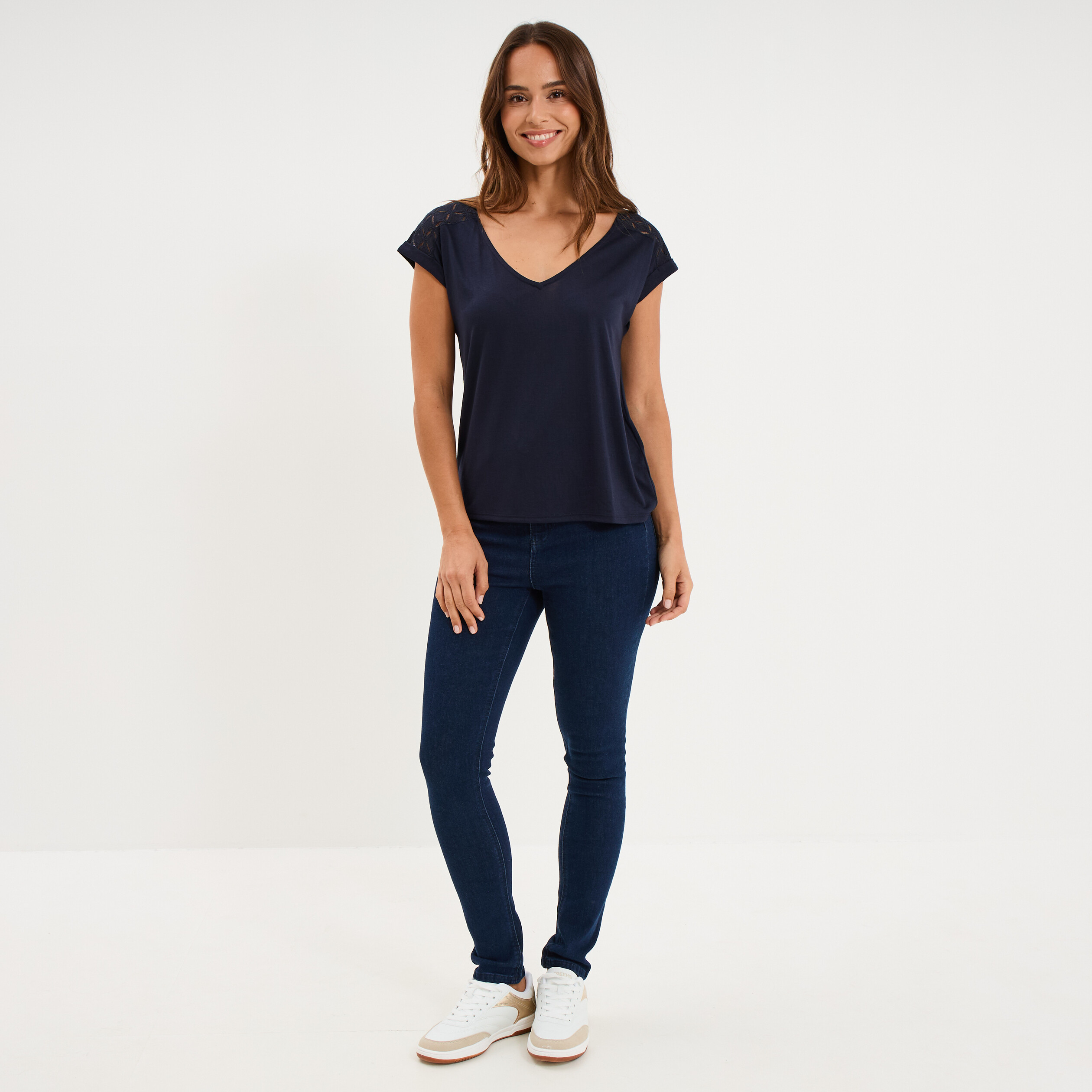 T-shirt col en V ajour&eacute; &eacute;paules et dos bleu fonc&eacute; femme