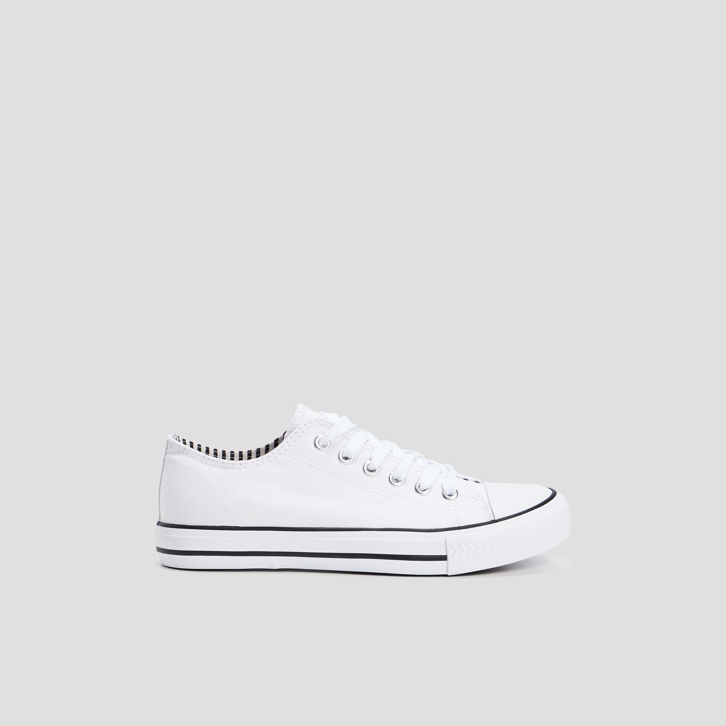 tennis en toile a lacets blanc femme Tennis en toile à lacets blanc femme