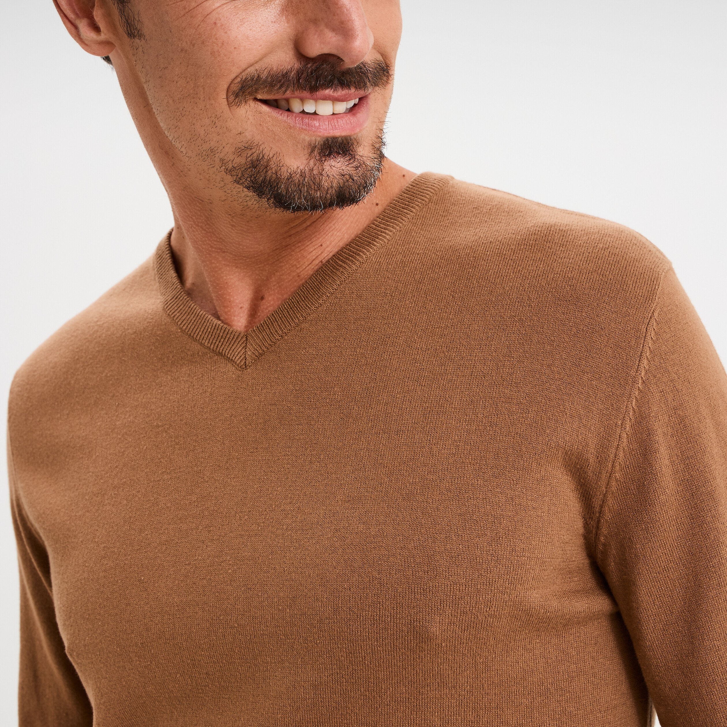 pull jersey avec col en v marron homme Pull jersey avec col en V marron homme