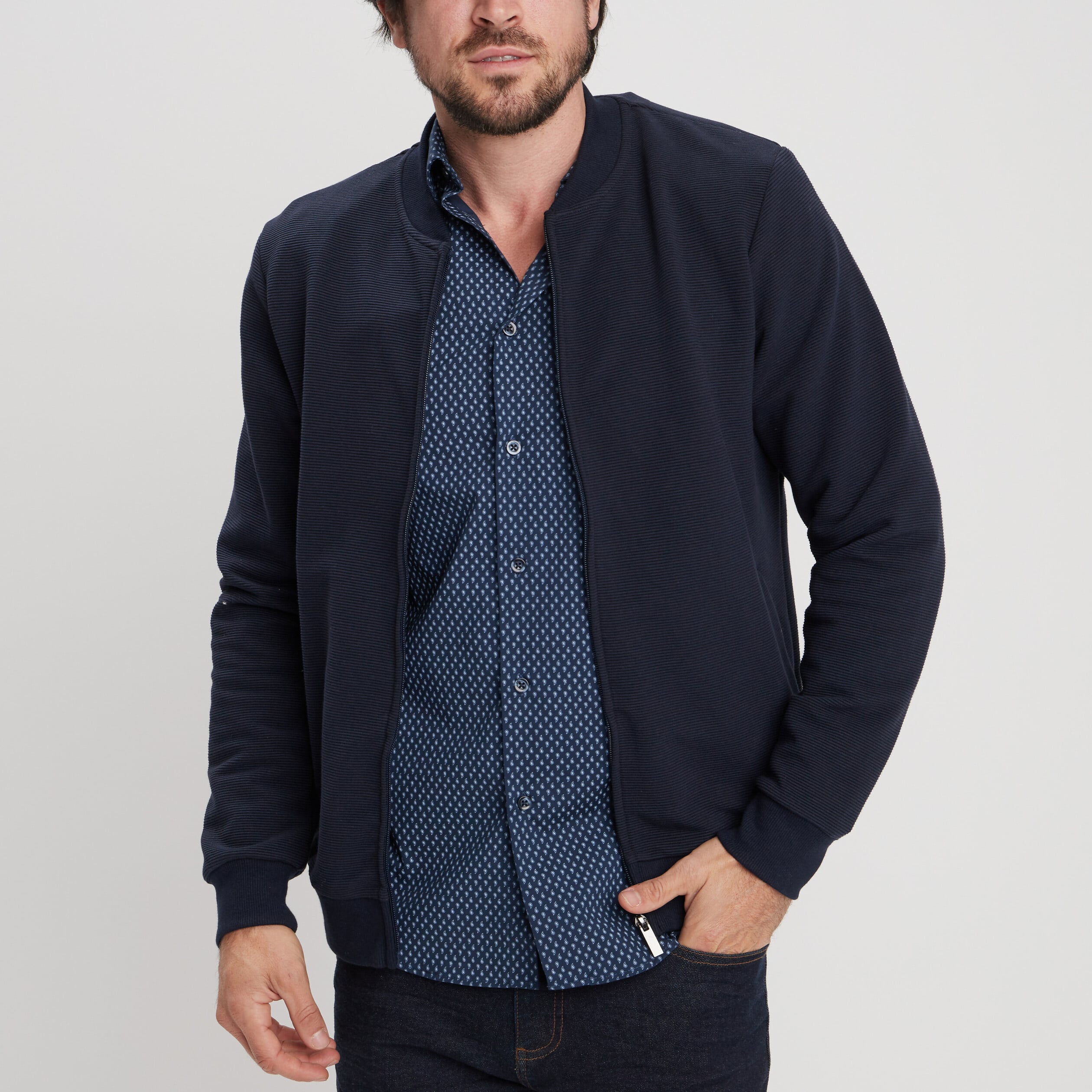 Gilet reli&eacute;f&eacute; manches longues zipp&eacute; bleu marine homme
