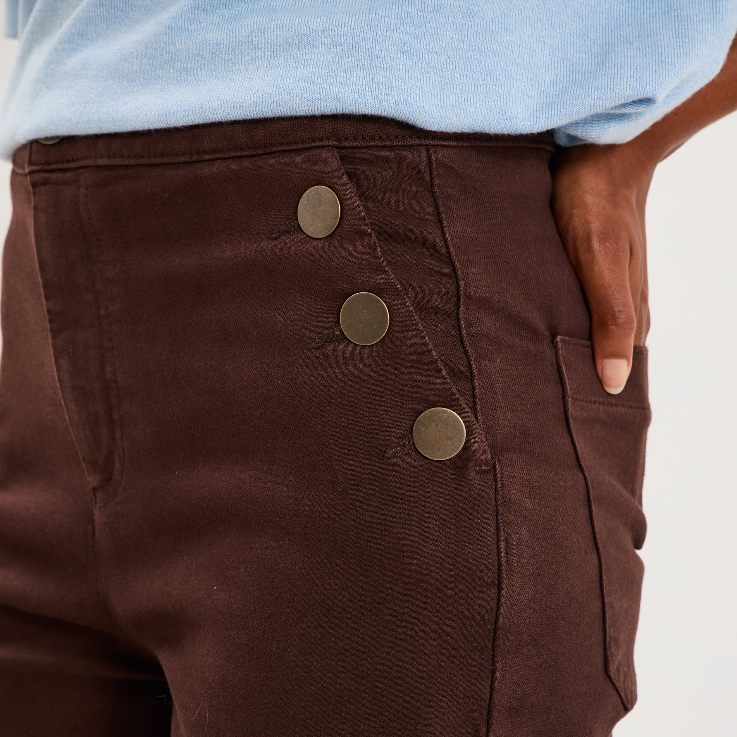 Pantalon wide leg cropped &agrave; boutons marron fonc&eacute; femme