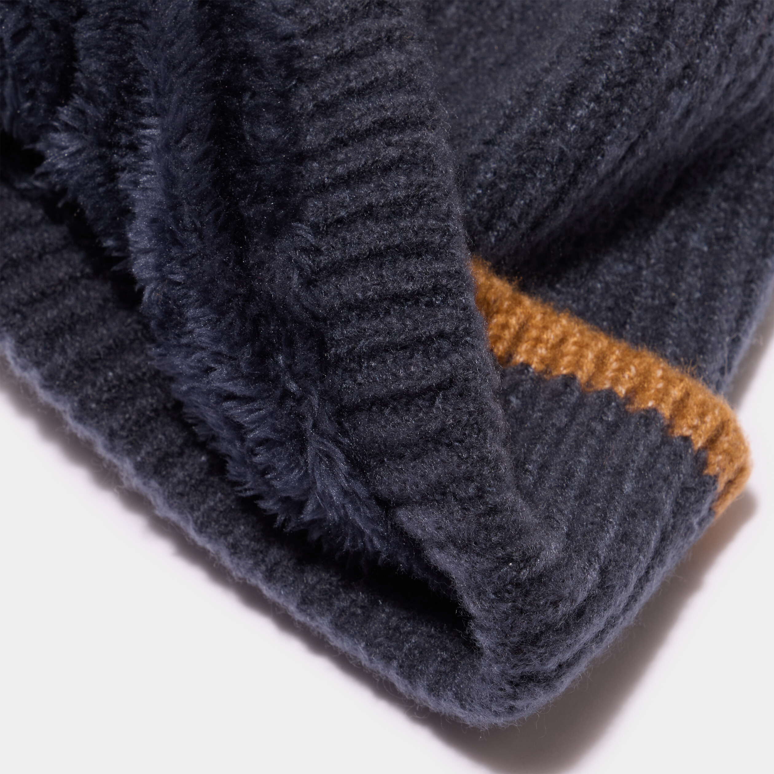 Bonnet en maille effet tricot bleu fonc&eacute; gar&ccedil;on