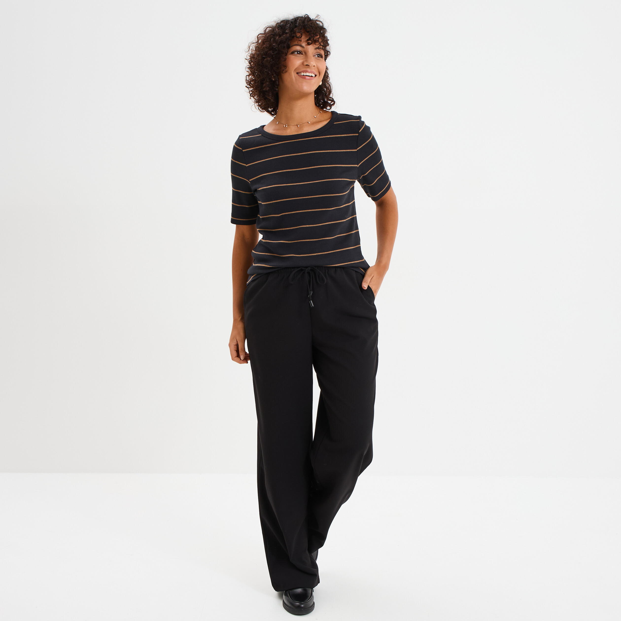 t shirt col rond manches courtes coton noir femme T-shirt col rond manches courtes coton noir femme