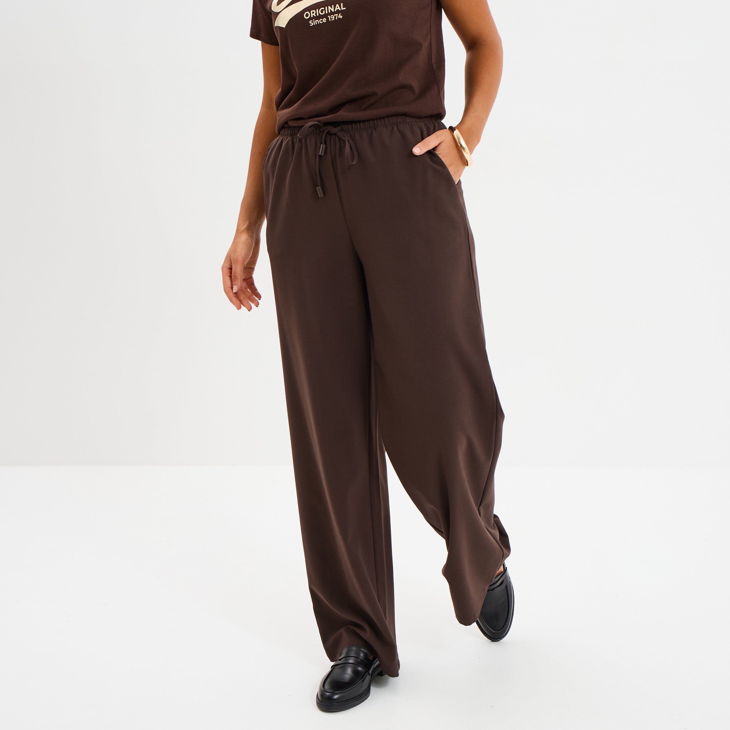 Pantalon large &eacute;lastiqu&eacute; marron fonc&eacute; femme