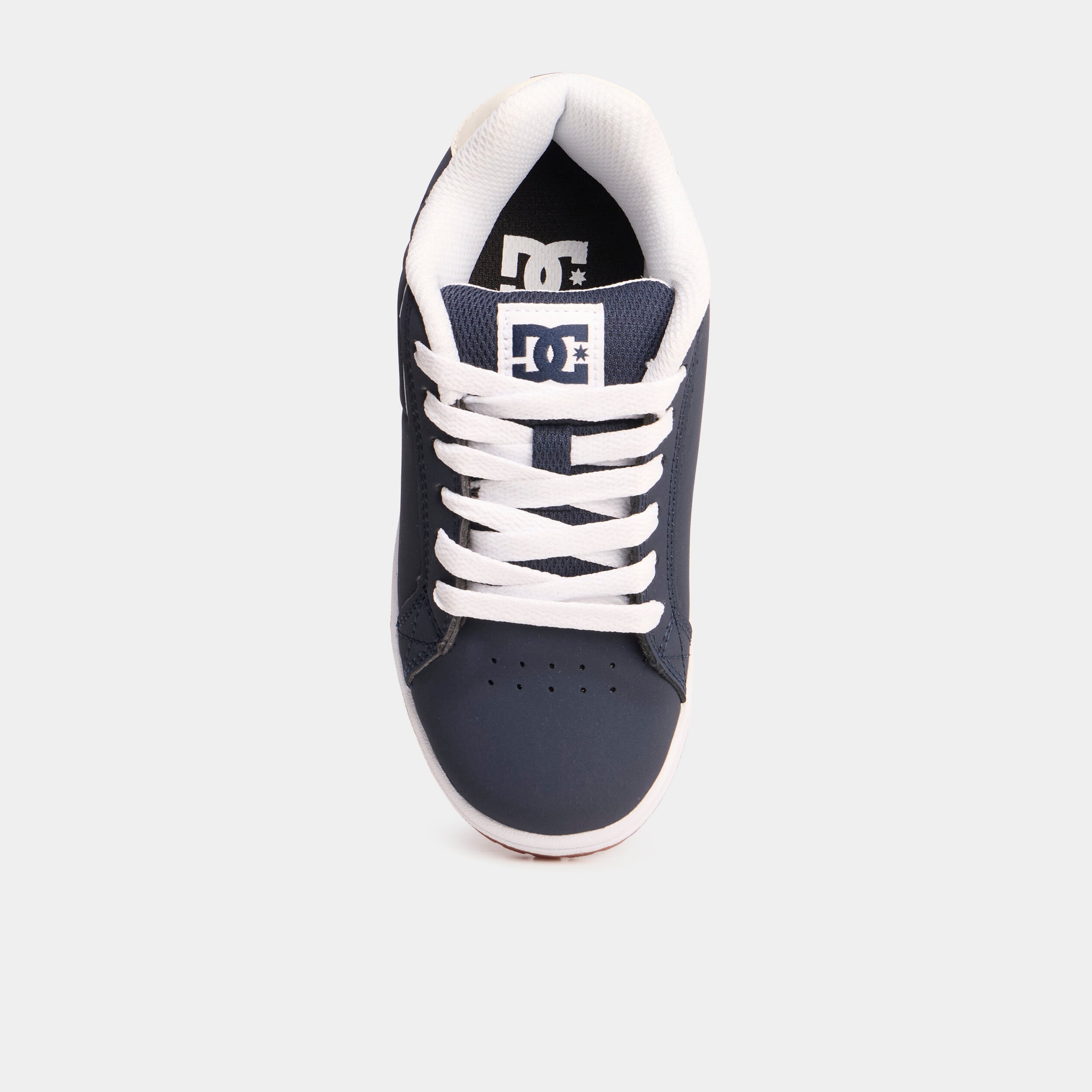 Tennis basses &agrave; lacets en cuir bleu marine gar&ccedil;on