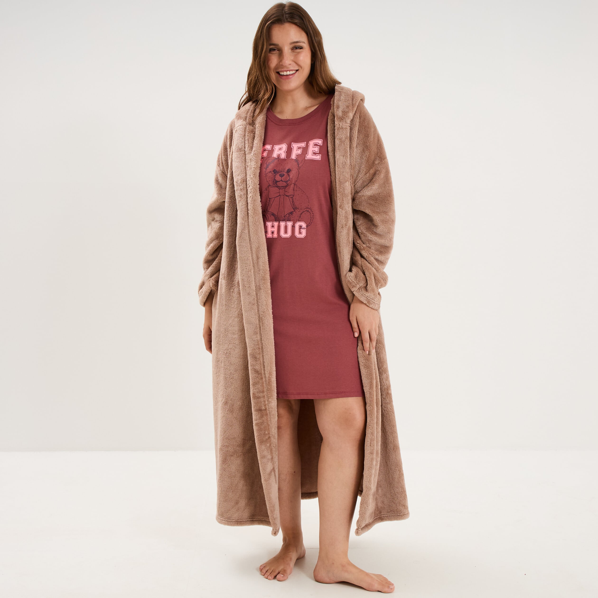 Peignoir velours long &agrave; capuche beige femme grande taille