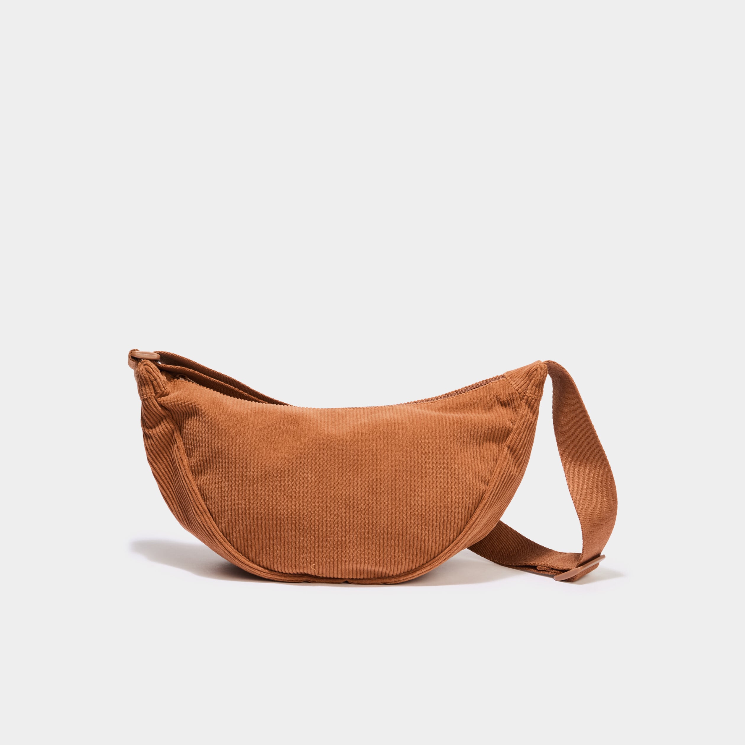 Sac banane effet velours c&ocirc;tel&eacute; camel femme