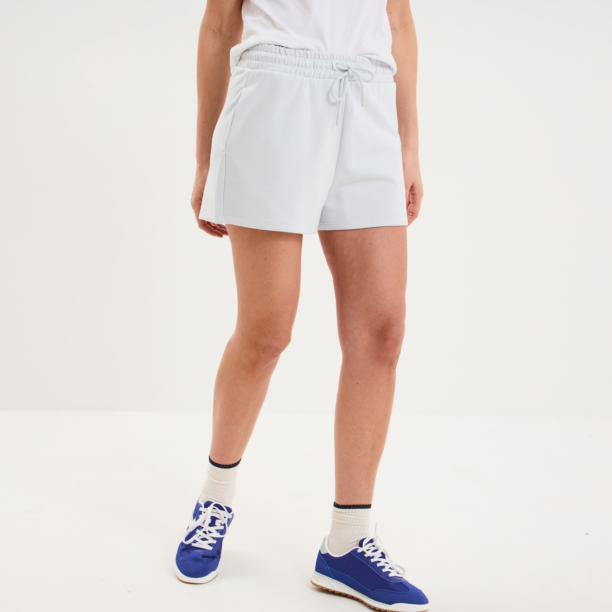 Short de jogging molletonn&eacute; ajust&eacute; bleu clair femme
