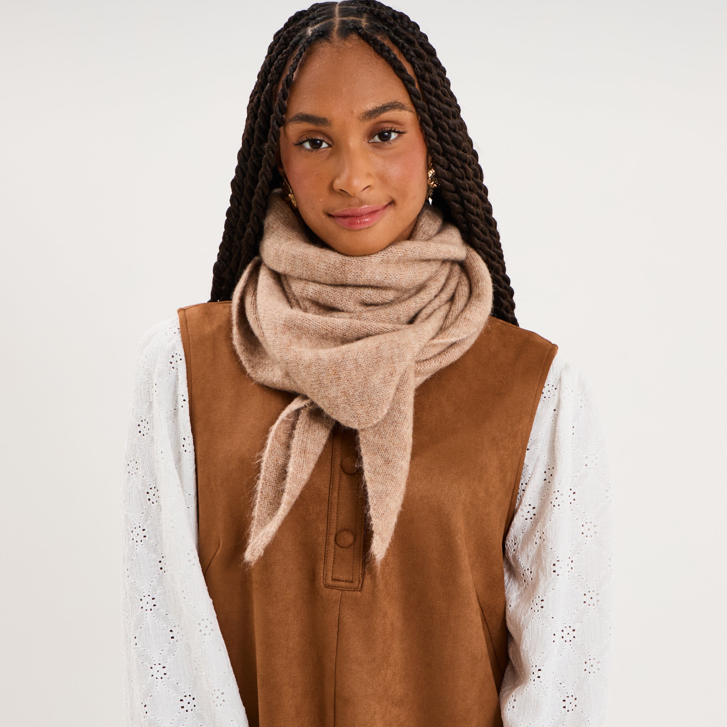 &Eacute;charpe triangulaire en maille douce beige femme