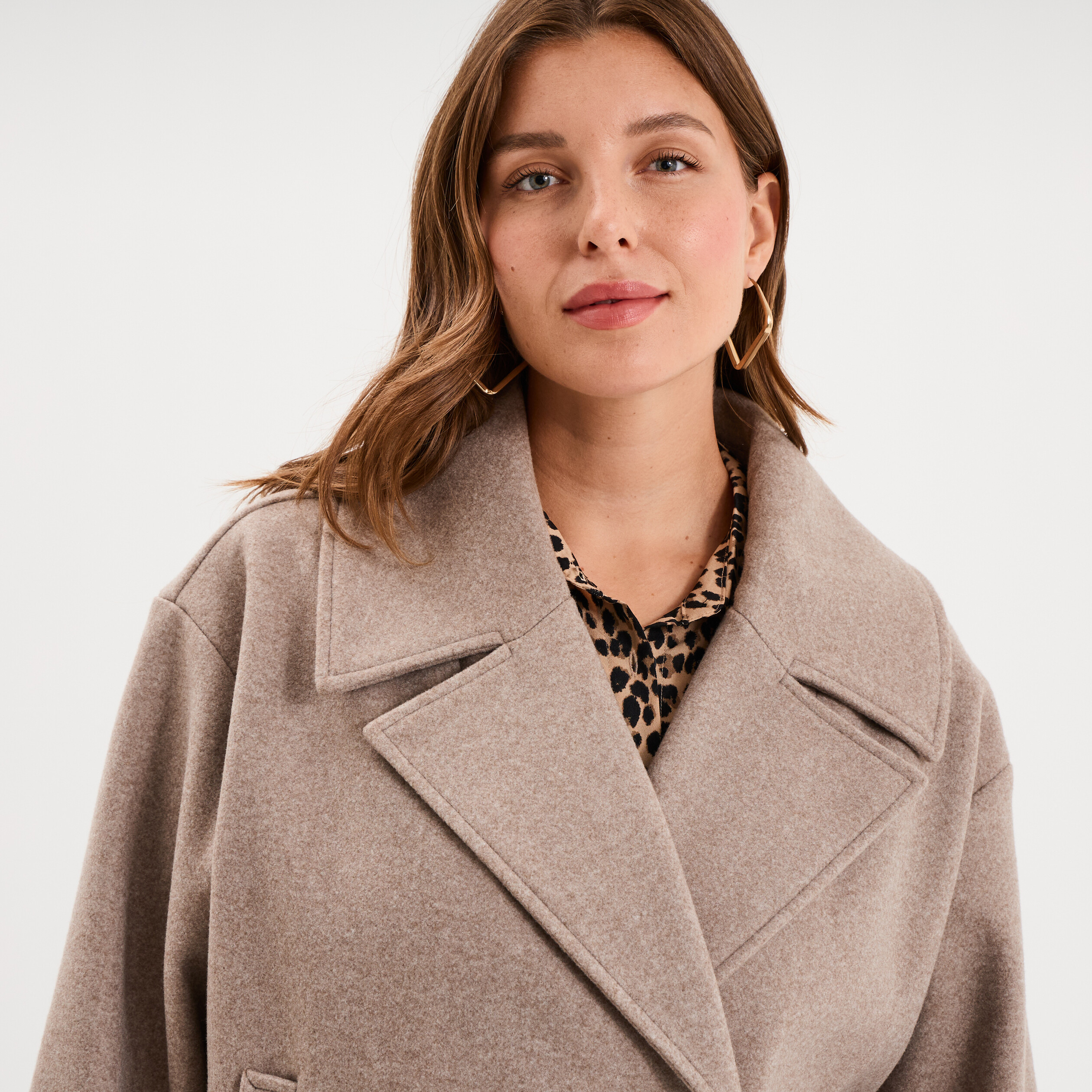 Manteau court double boutonnage beige femme grande taille