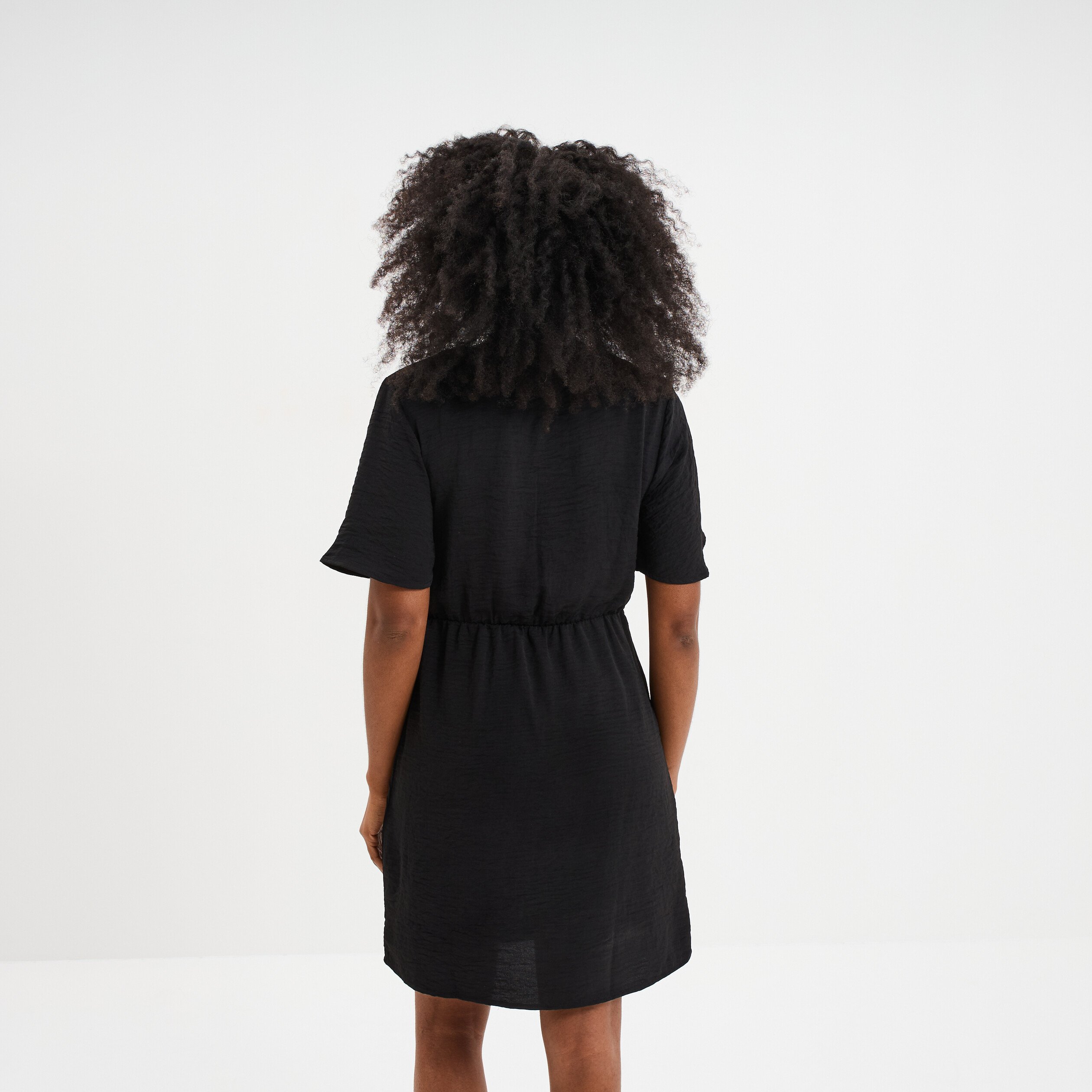 Robe courte col cache-coeur noir femme