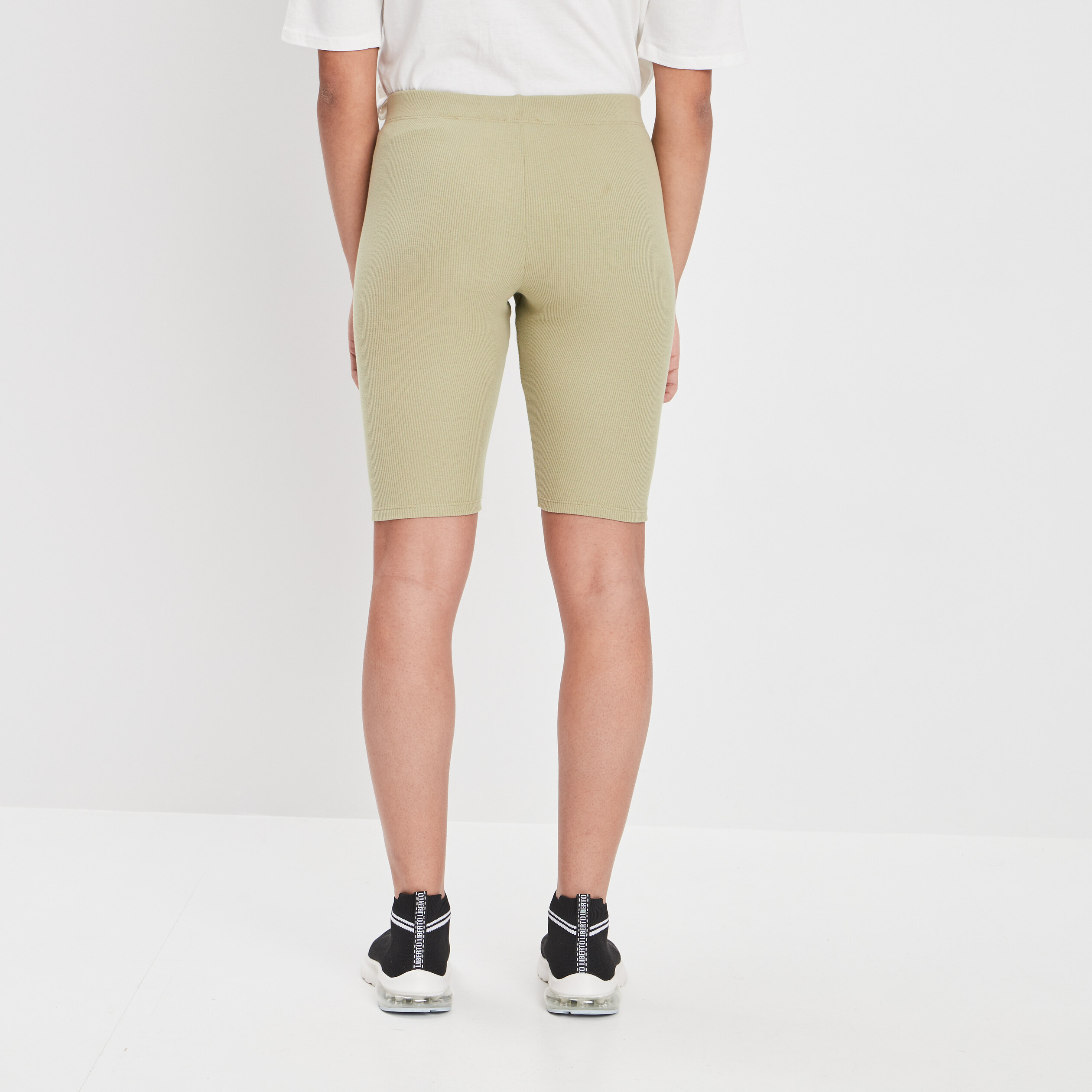 Short cycliste côtelé vert kaki femme