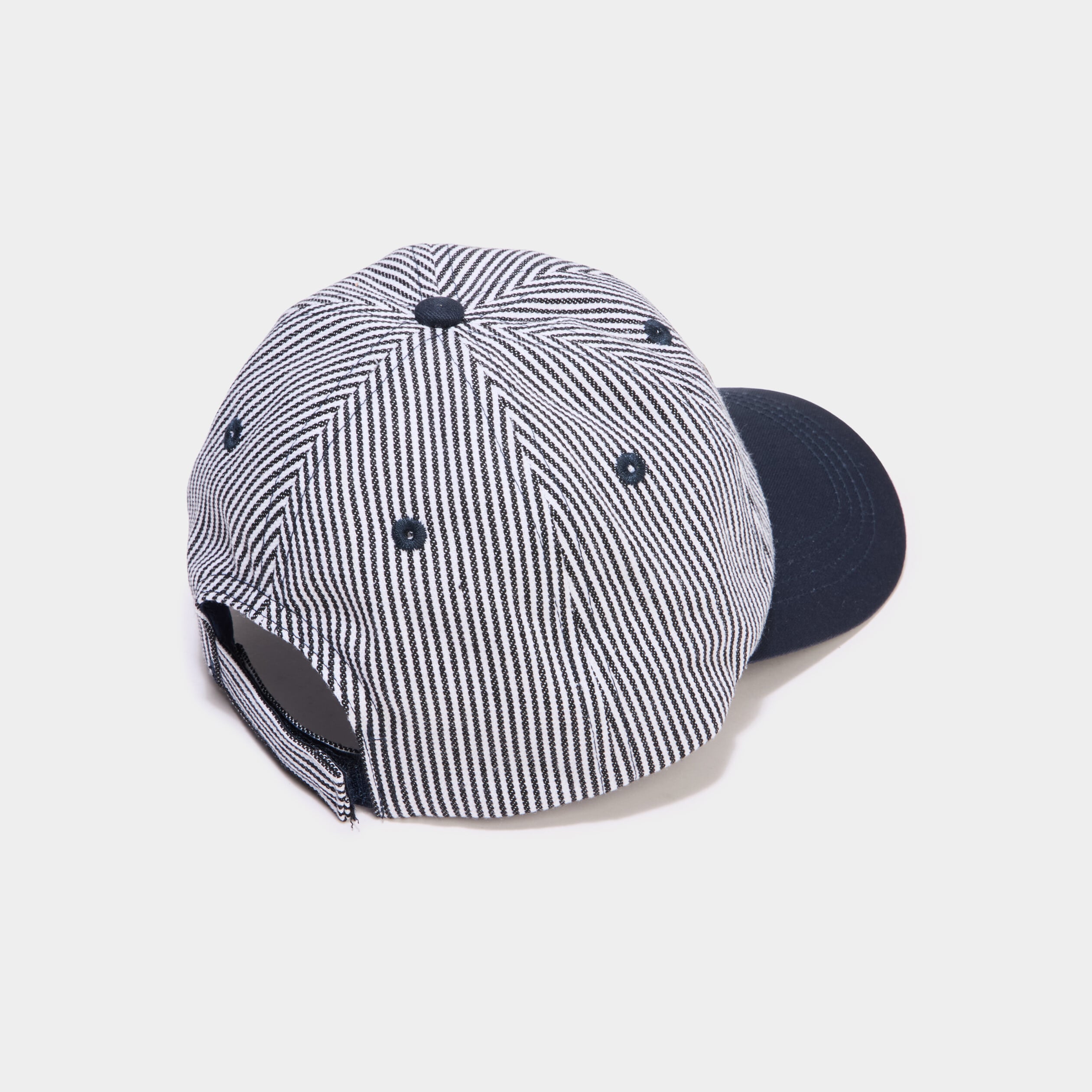 Casquette ajustable bomb&eacute;e bleu marine gar&ccedil;on