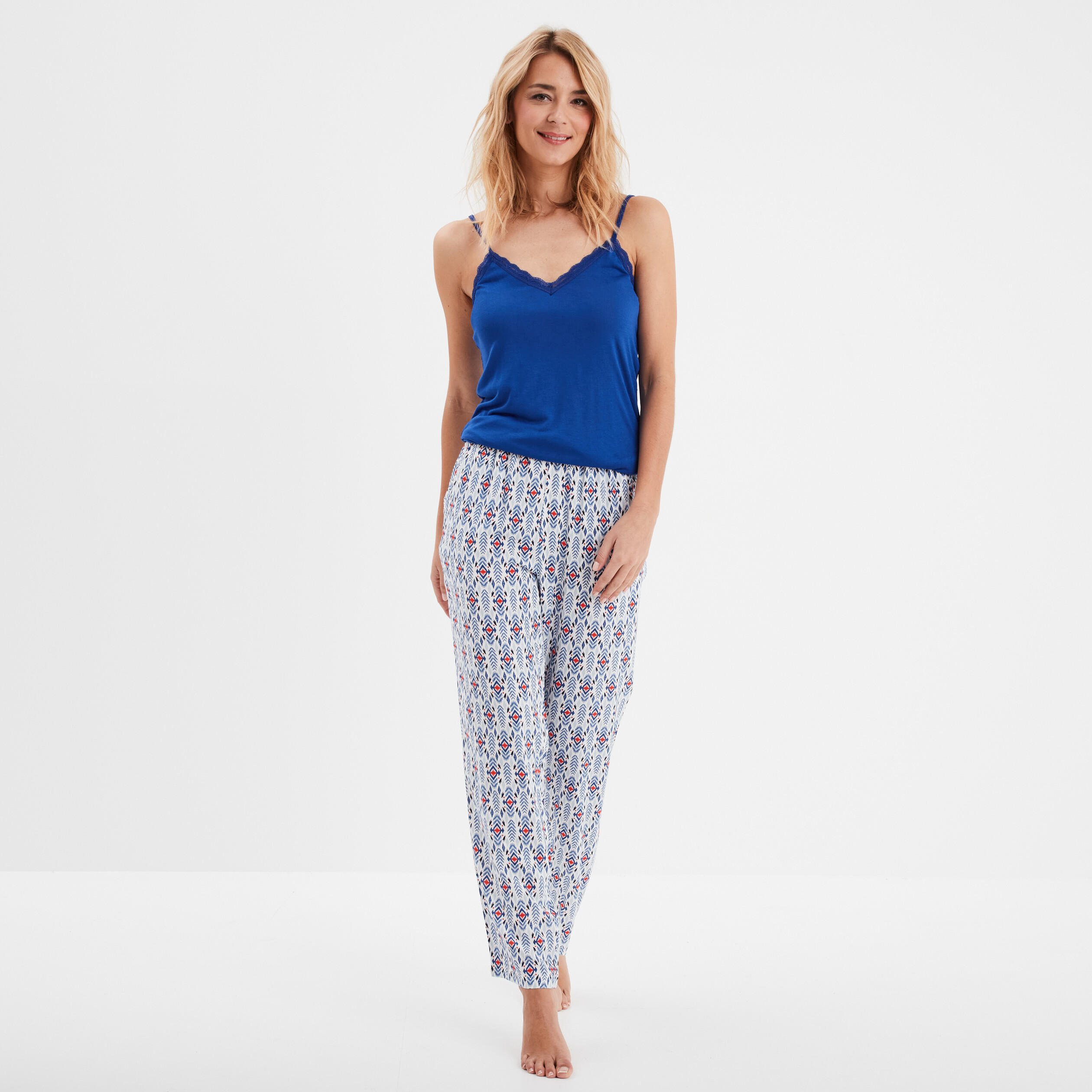 haut de pyjama debardeur col v bleu electrique femme Haut de pyjama débardeur col V bleu electrique femme