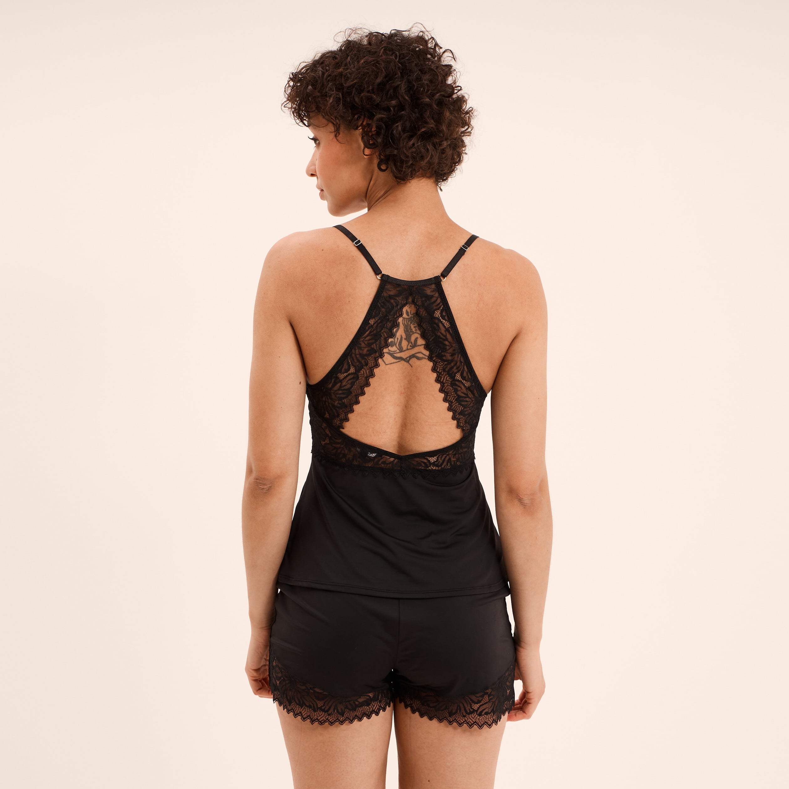 Ensemble pyjama short dentelle 2 pi&egrave;ces noir femme