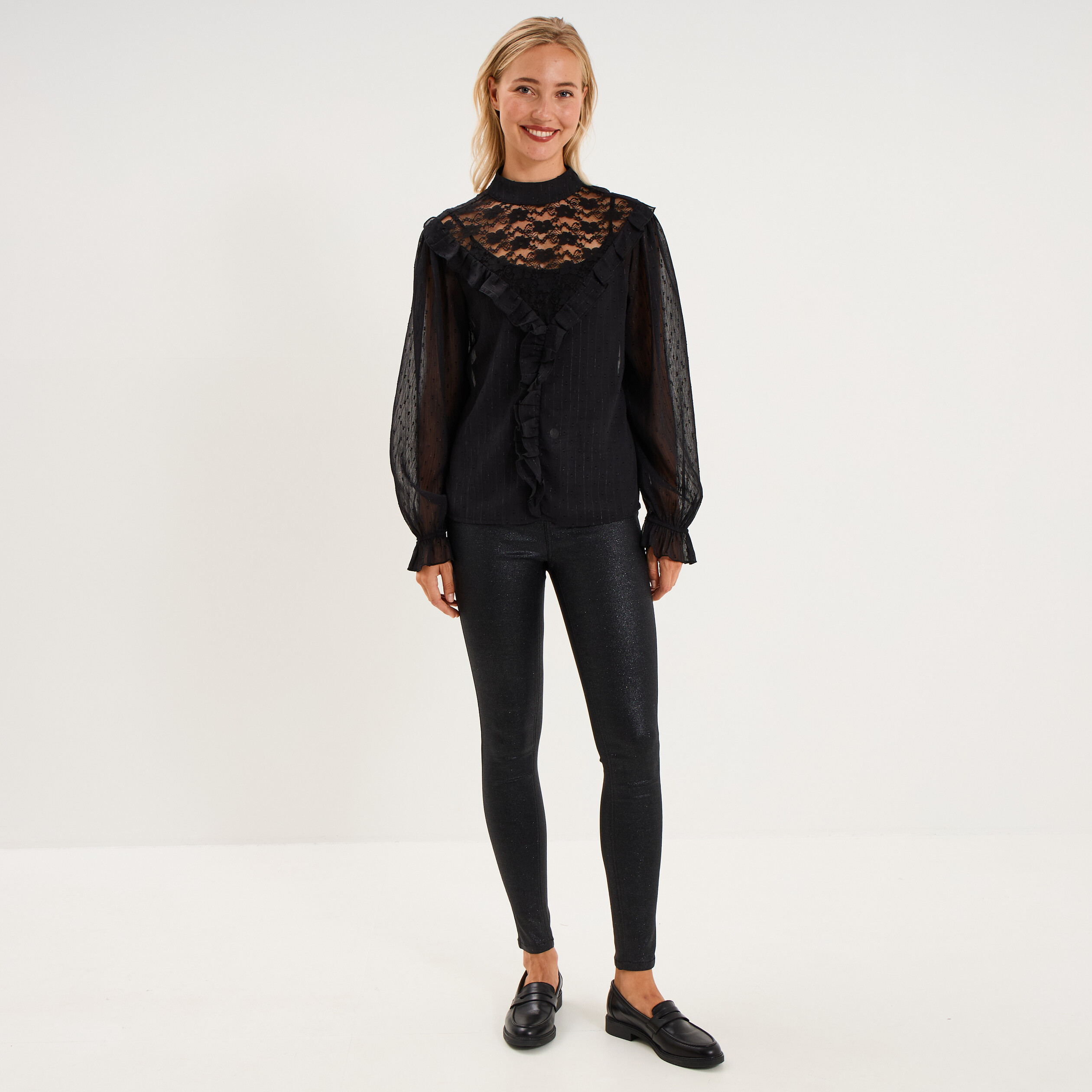 Blouse droite dentelle et volants noir femme