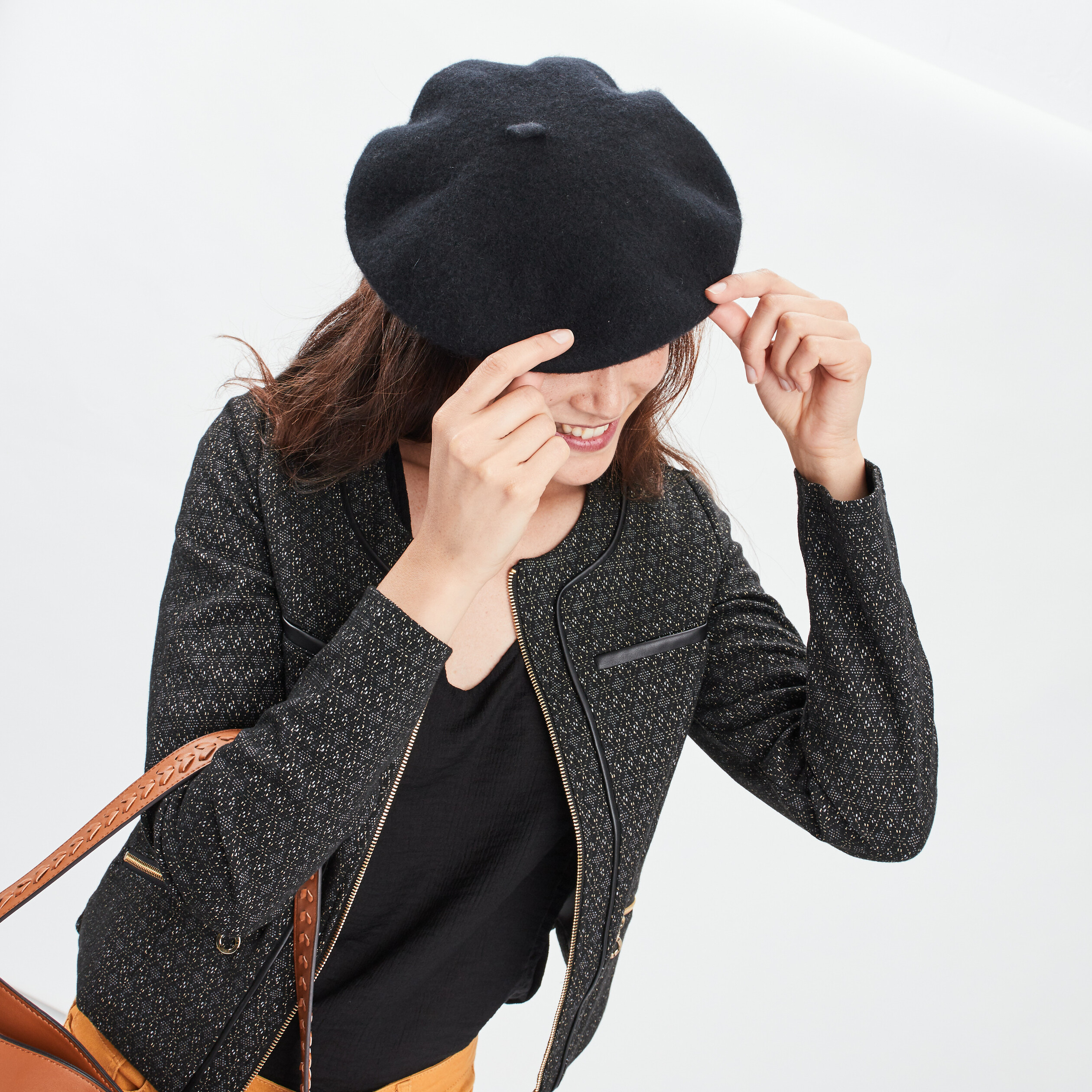 Béret noir femme