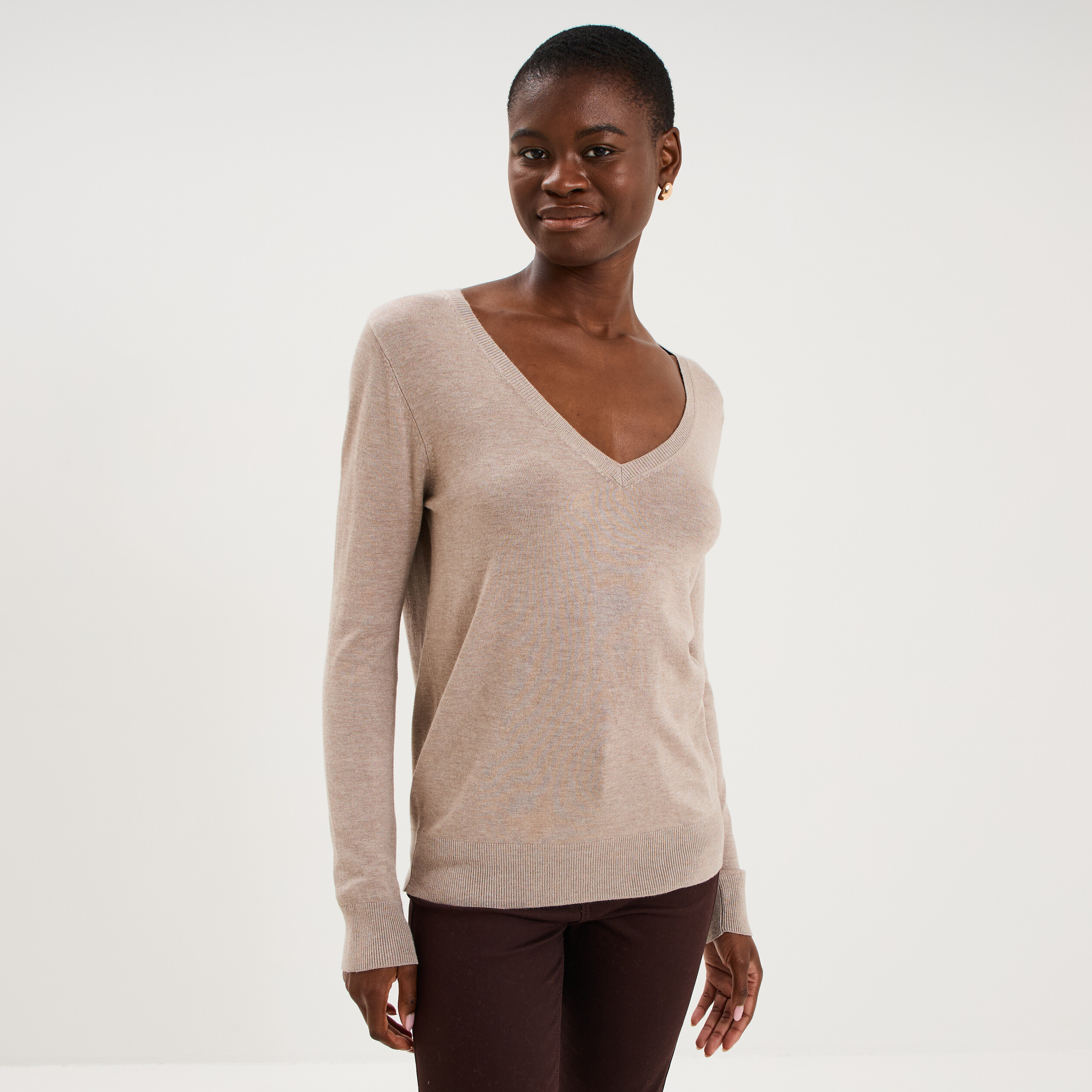 Pull col en V manches longues beige femme