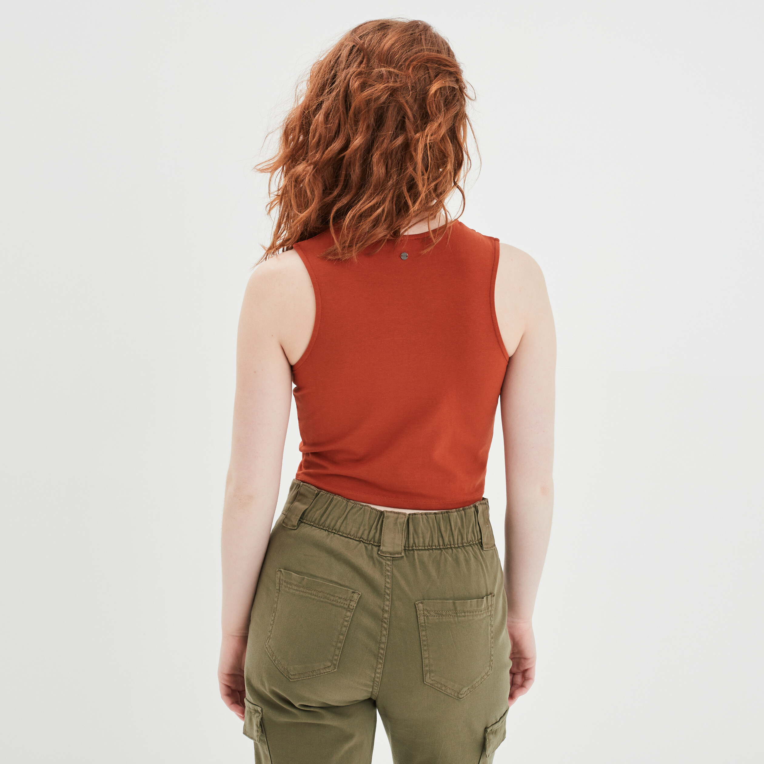 Débardeur cropped ajusté avec ouverture orange foncé femme