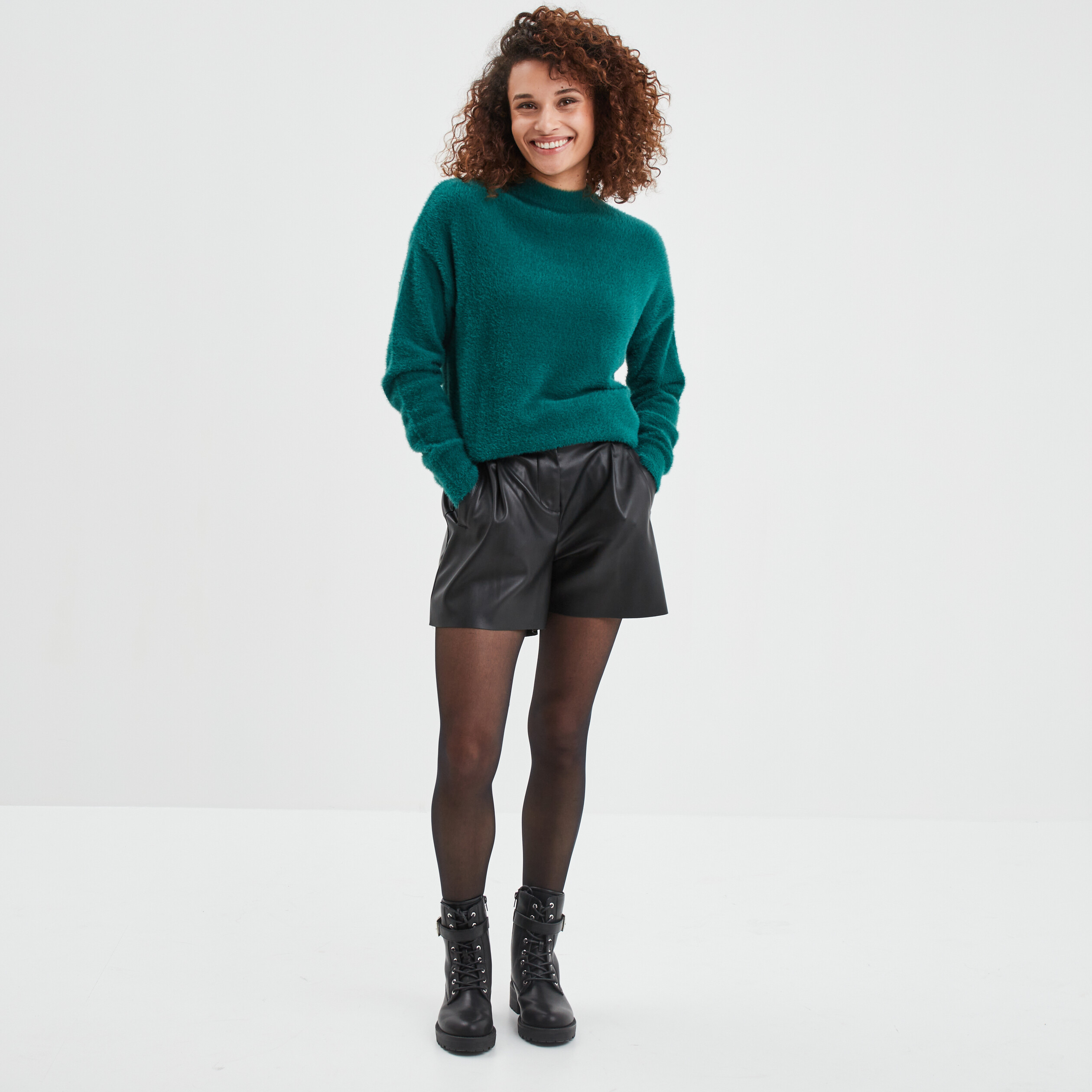 Pull mailles duveteuses col montant vert foncé femme