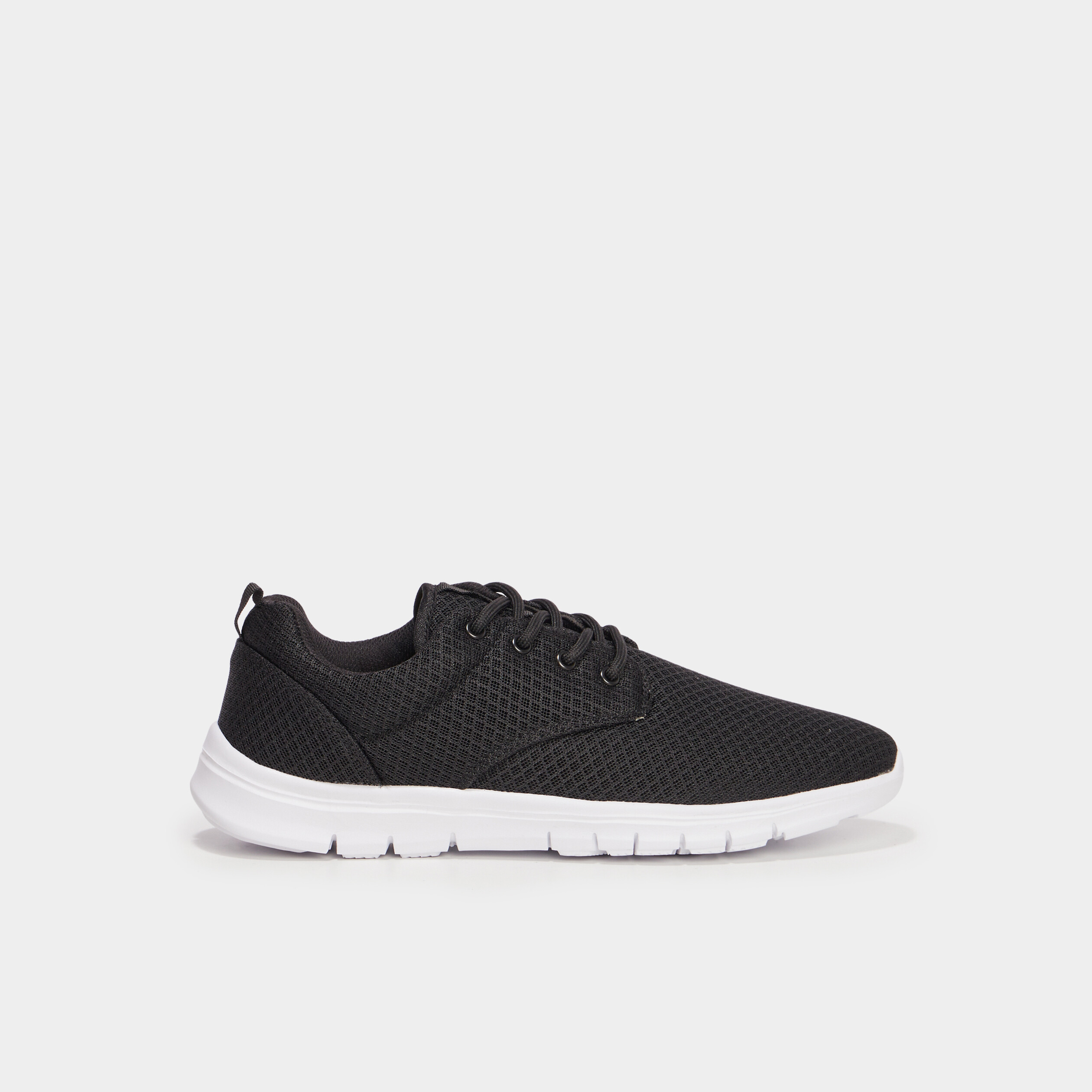 Baskets plates running crant&eacute;es noir homme
