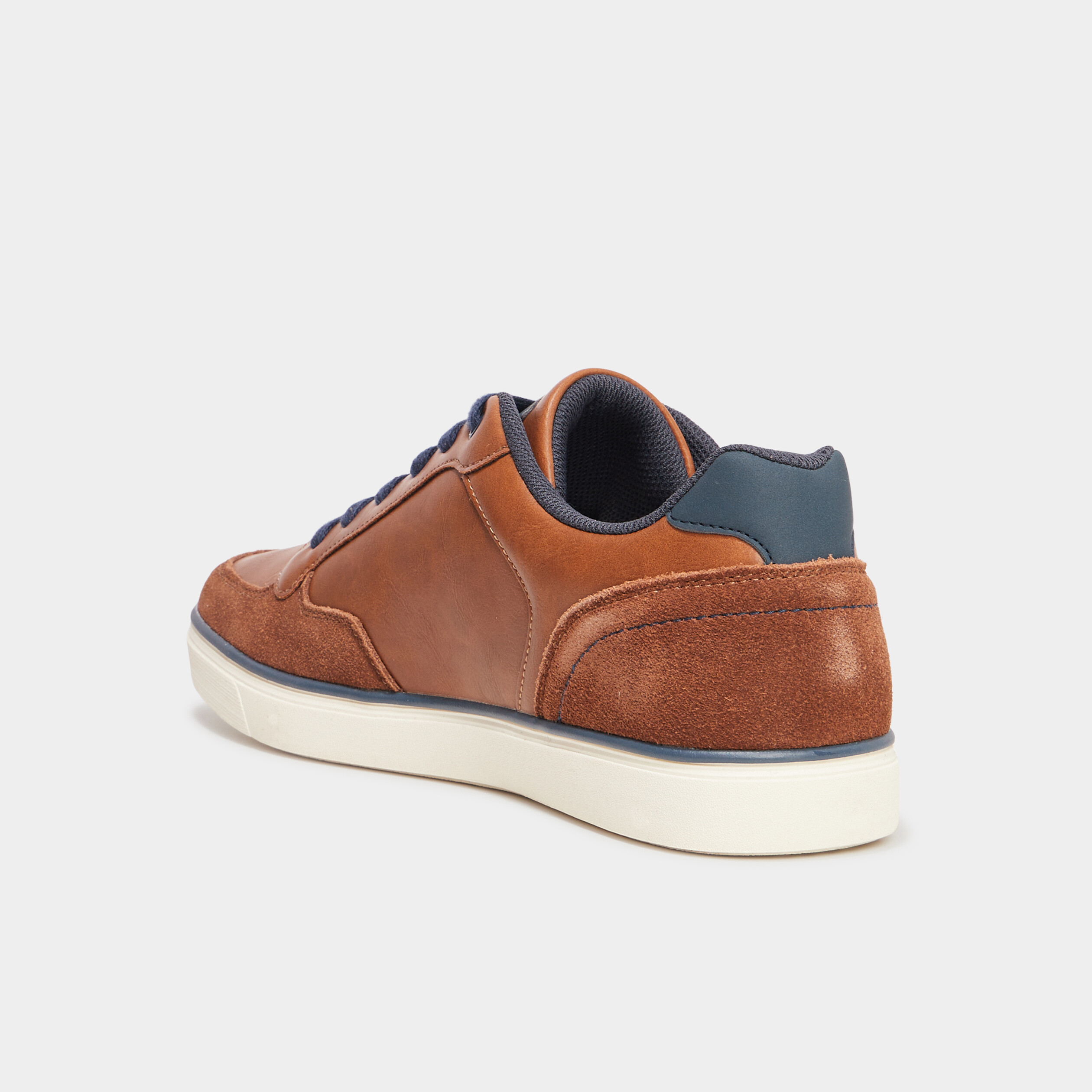 Baskets &agrave; lacets marron homme