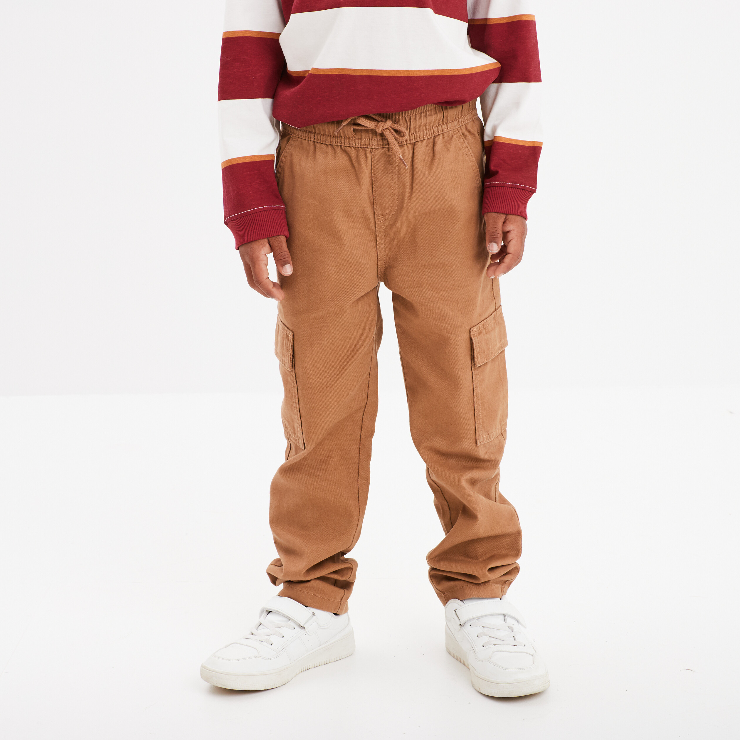 pantalon cargo taille elastiquee marron garcon Pantalon cargo taille élastiquée marron garçon