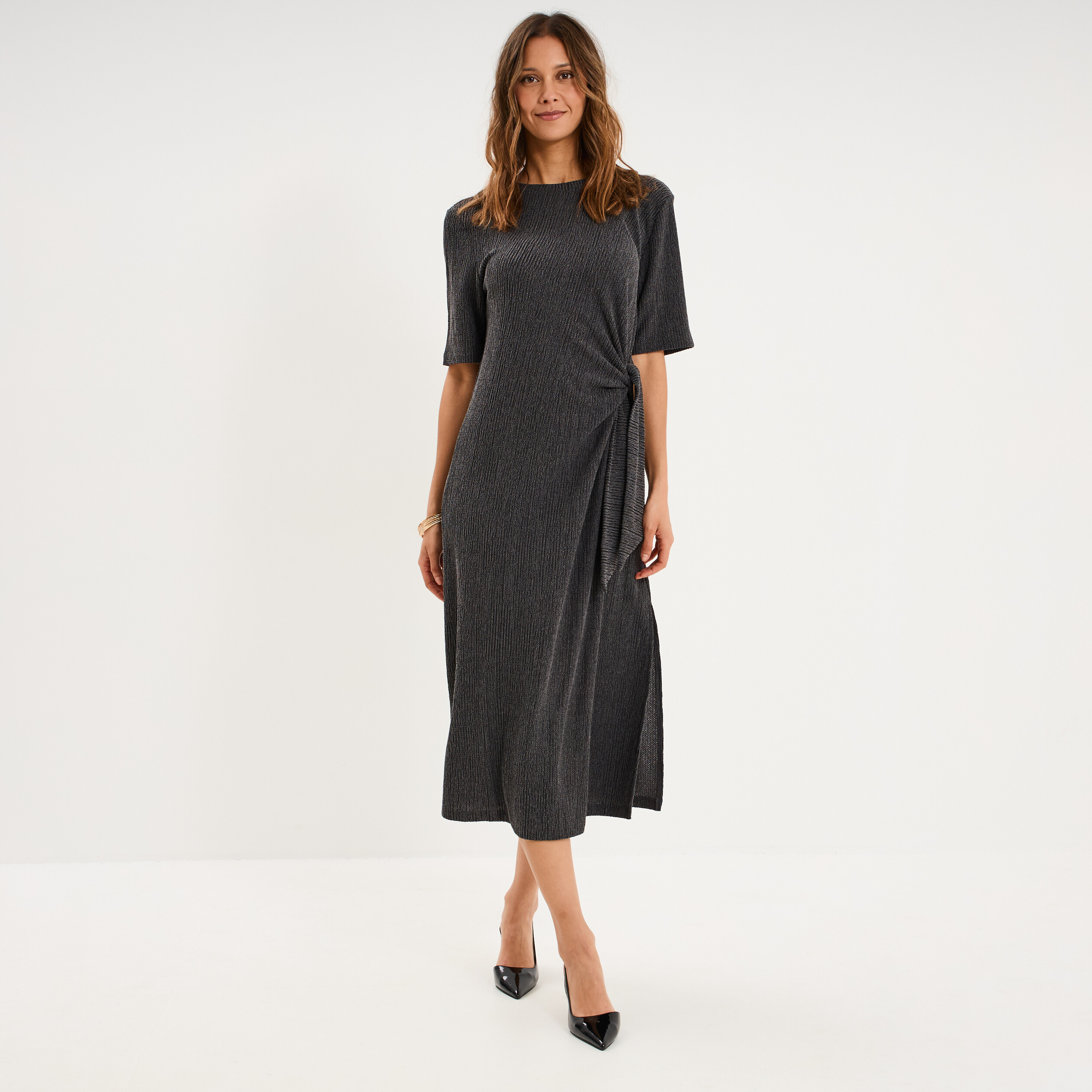 Robe longue gaufr&eacute;e noeud c&ocirc;t&eacute; gris fonc&eacute; femme