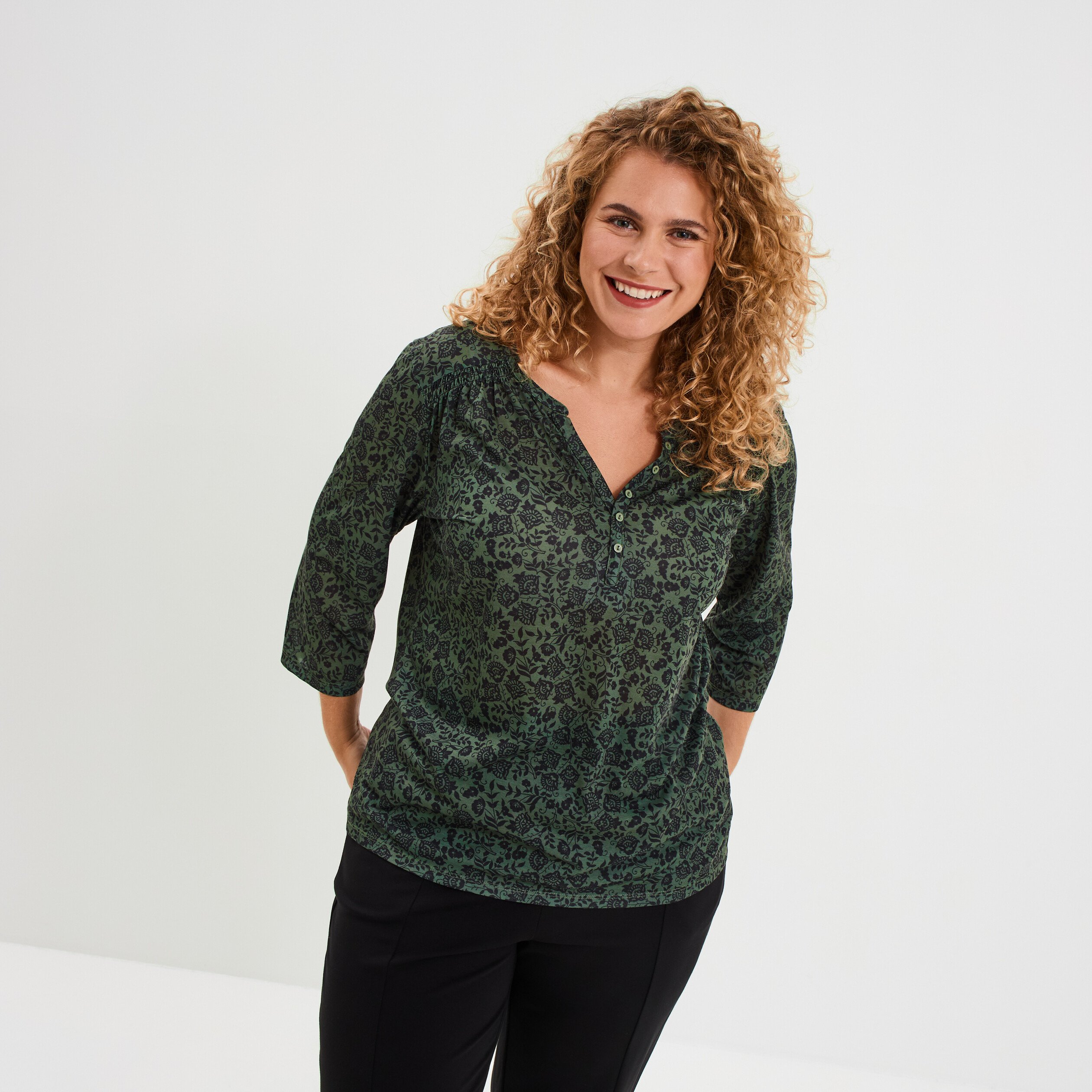 t shirt col tunisien manches 34 vert kaki femmegt T-shirt col tunisien manches 3/4 vert kaki femme grande taille